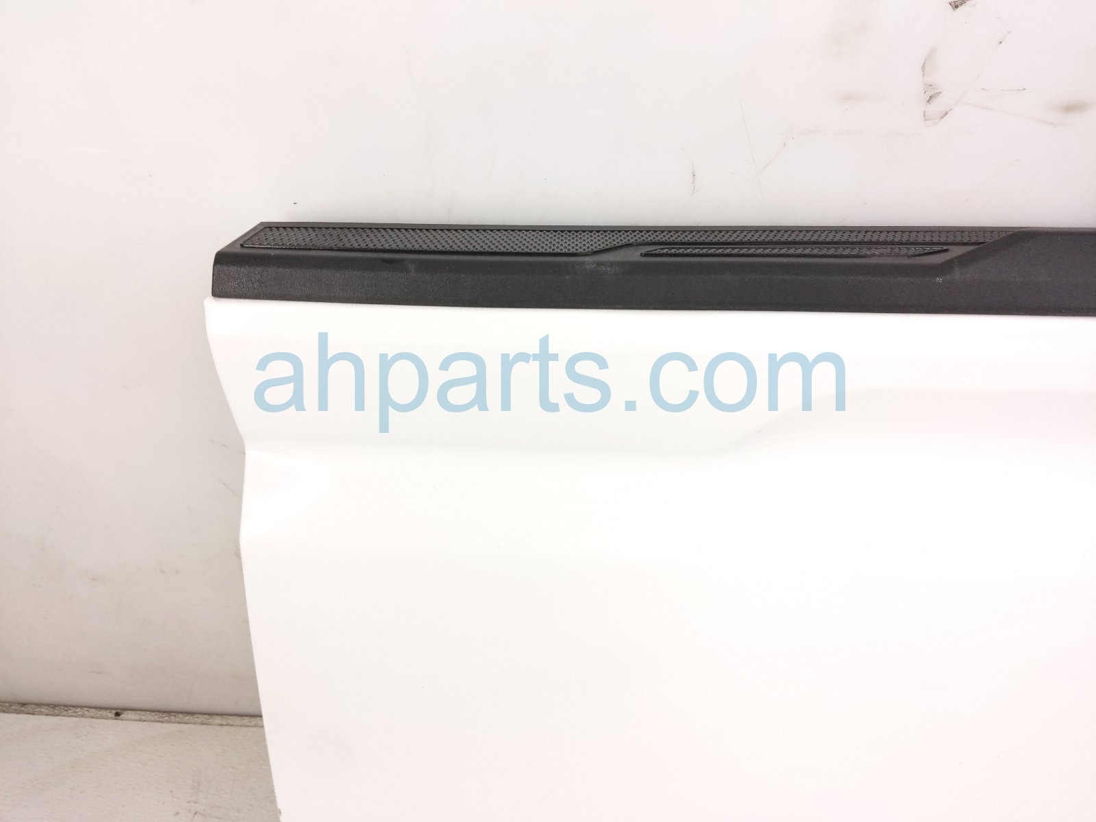 2024 Toyota Tacoma Deck Trunk Lid Lift Gate / Tail Gate White 65701 AK902 Replacement 2024 Toyota Tacoma Deck Trunk Lid Lift Gate / Tail Gate White 65701 AK902 Replacement thumbnail
