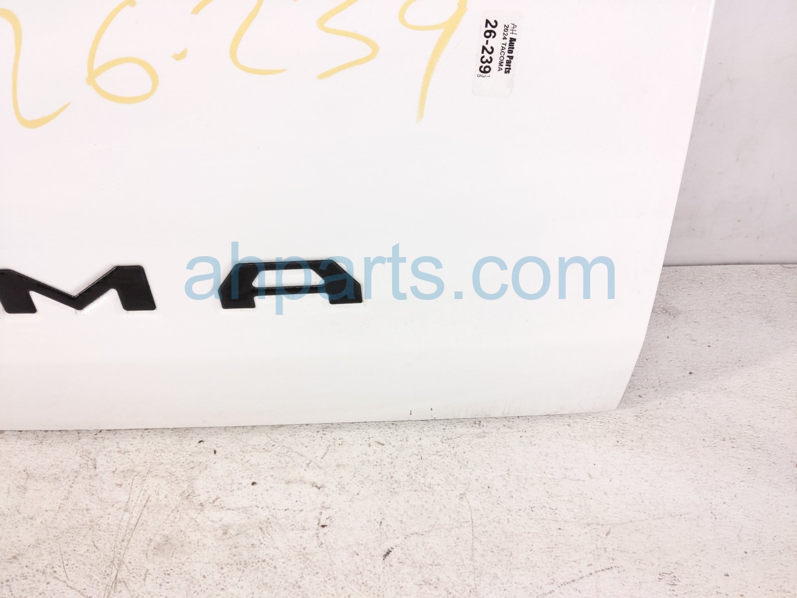 2024 Toyota Tacoma Deck Trunk Lid Lift Gate / Tail Gate White 65701 AK902 Replacement 2024 Toyota Tacoma Deck Trunk Lid Lift Gate / Tail Gate White 65701 AK902 Replacement thumbnail