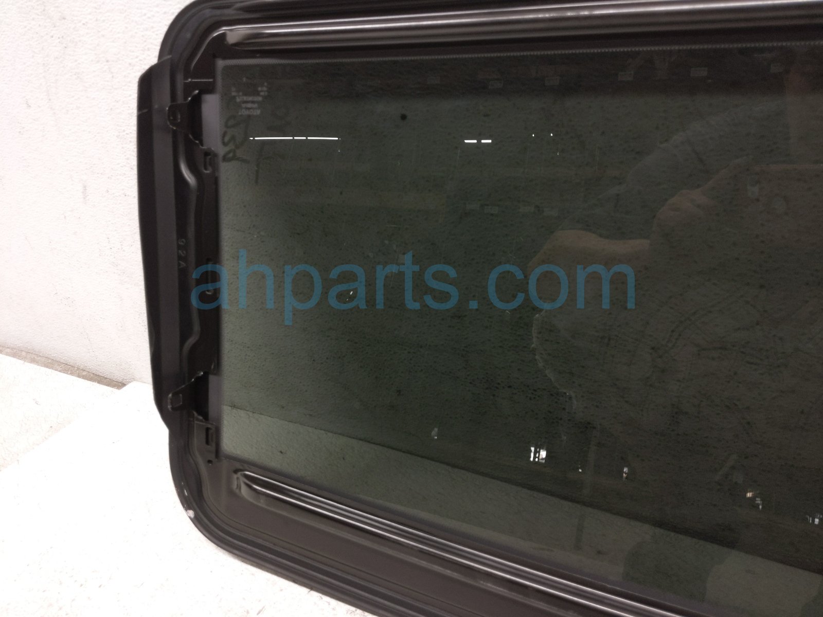 2024 Toyota Tacoma Sunroof / Sun Roof Glass Window 63201 AK010 Replacement 2024 Toyota Tacoma Sunroof / Sun Roof Glass Window 63201 AK010 Replacement thumbnail