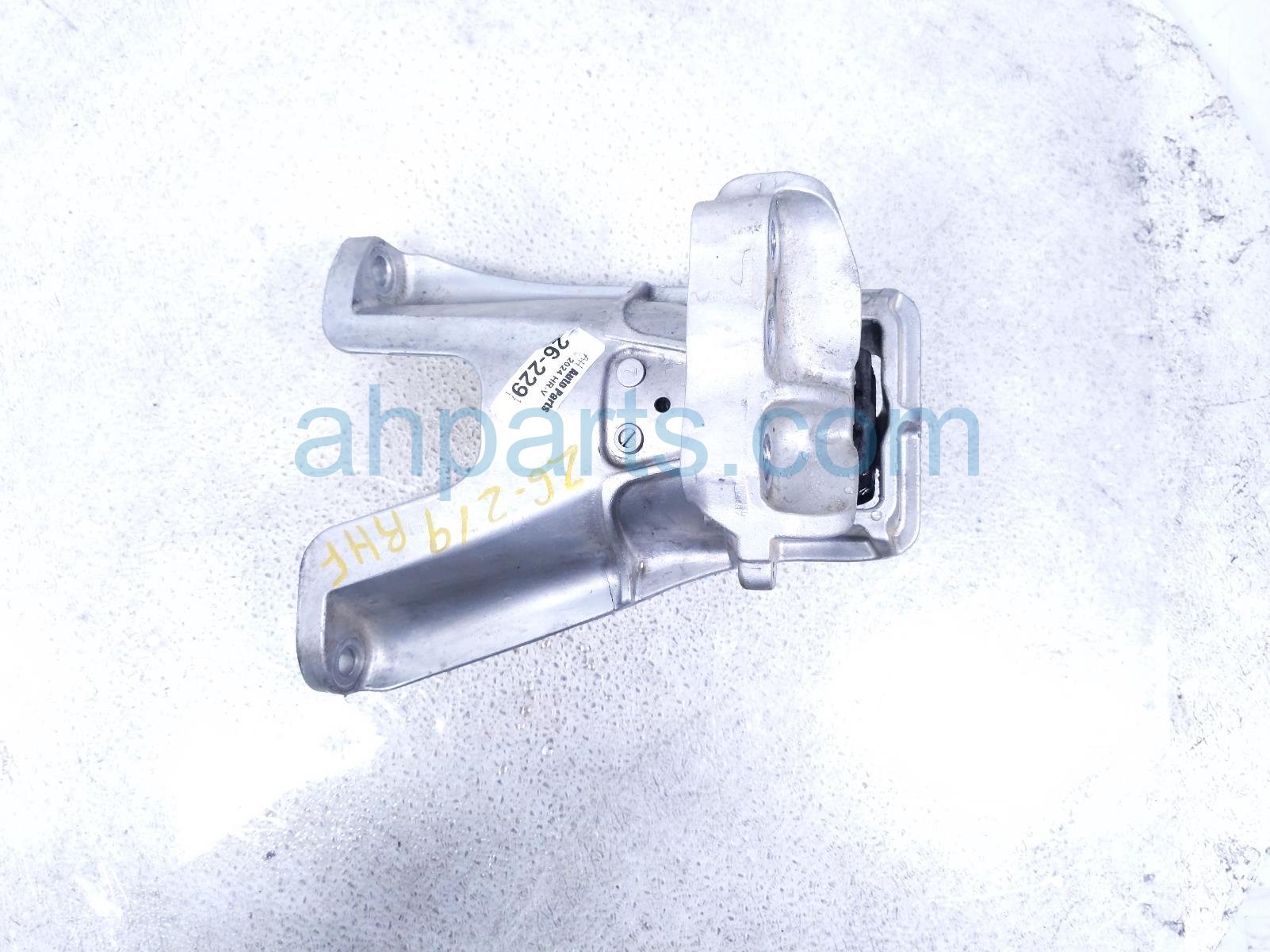 Honda RH ENGINE MOUNT - 2.0L FWD SPORT