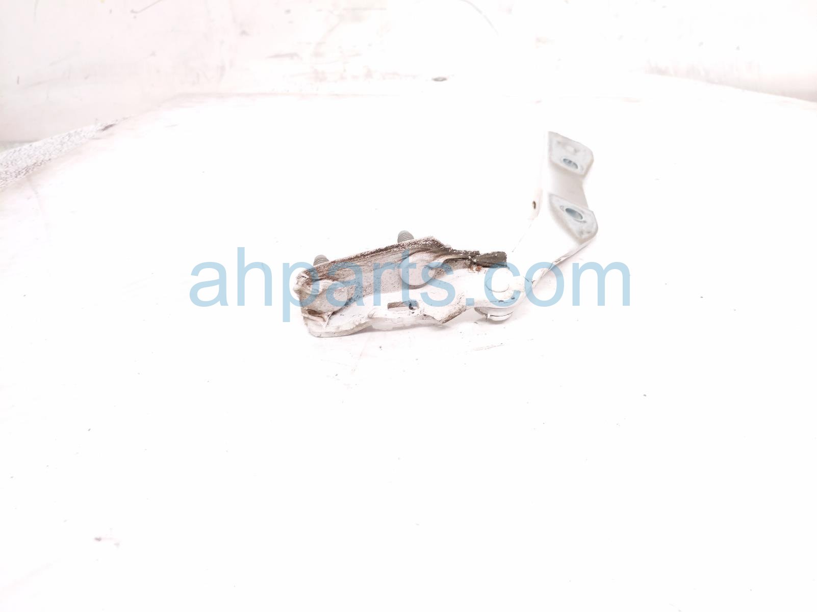 2020 Honda CR V Driver Tailgate Hinge White 68260 TLA A01ZZ Replacement 2020 Honda CR V Driver Tailgate Hinge White 68260 TLA A01ZZ Replacement thumbnail