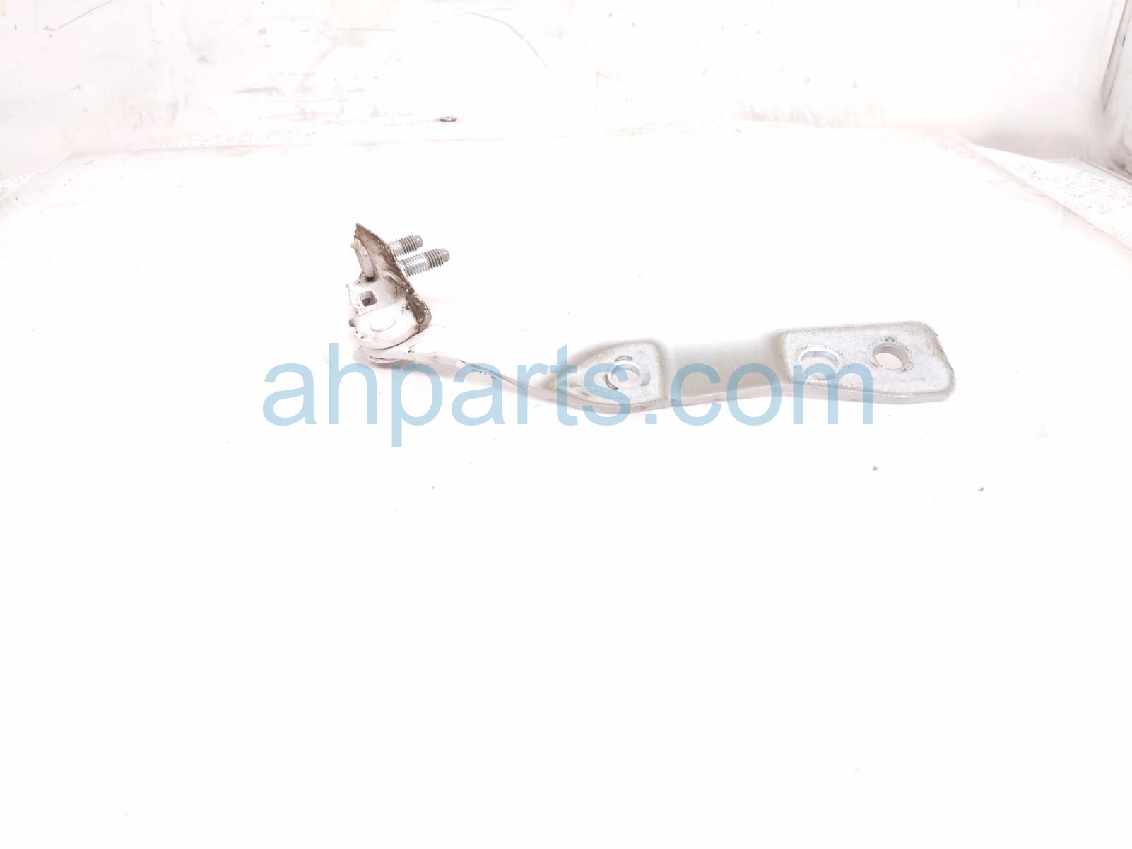 2020 Honda CR V Driver Tailgate Hinge White 68260 TLA A01ZZ Replacement 2020 Honda CR V Driver Tailgate Hinge White 68260 TLA A01ZZ Replacement thumbnail