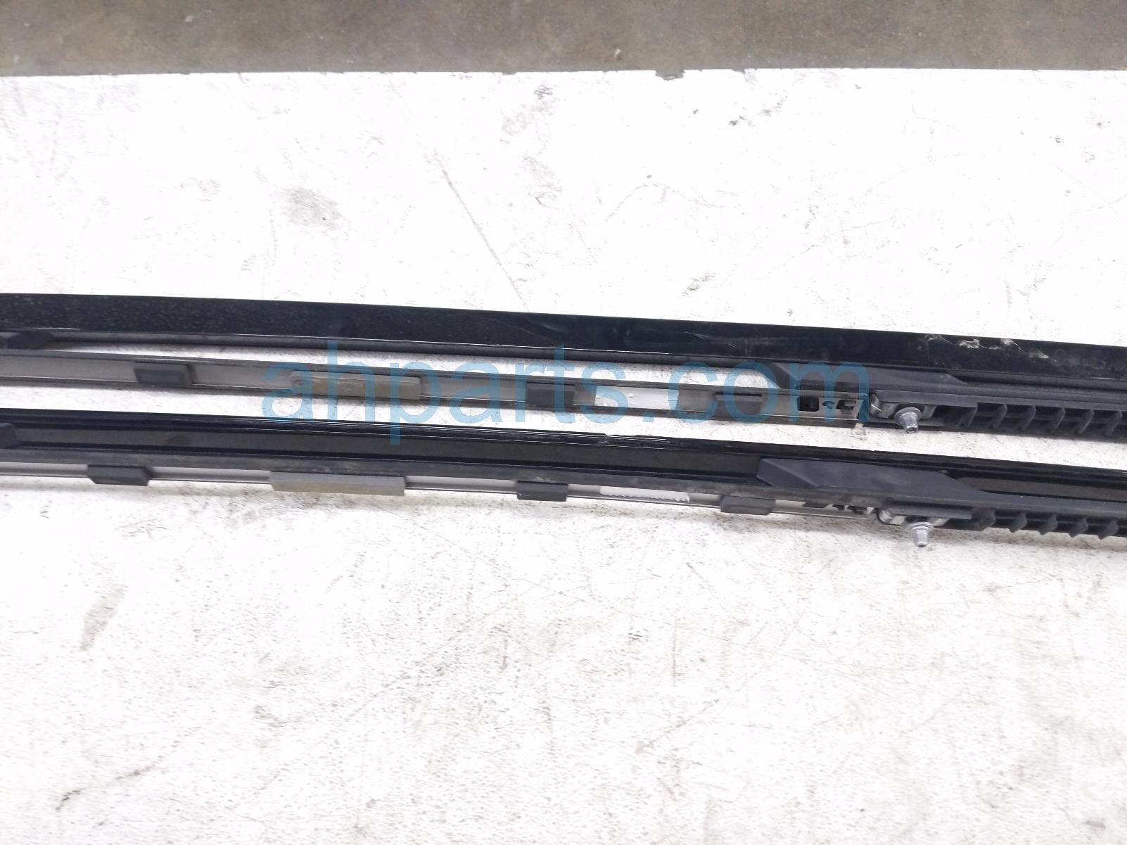 2020 Ford Explorer Luggage Rack Driver & Passenger Roof Rails Only JL7Z 7855141 AA Replacement 2020 Ford Explorer Luggage Rack Driver & Passenger Roof Rails Only JL7Z 7855141 AA Replacement thumbnail