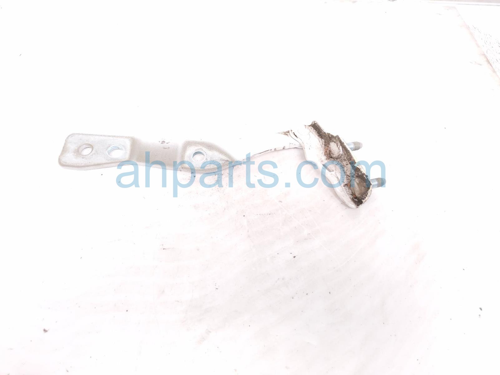 2020 Honda CR V Passenger Tailgate Hinge White 68210 TLA A01ZZ Replacement 2020 Honda CR V Passenger Tailgate Hinge White 68210 TLA A01ZZ Replacement thumbnail