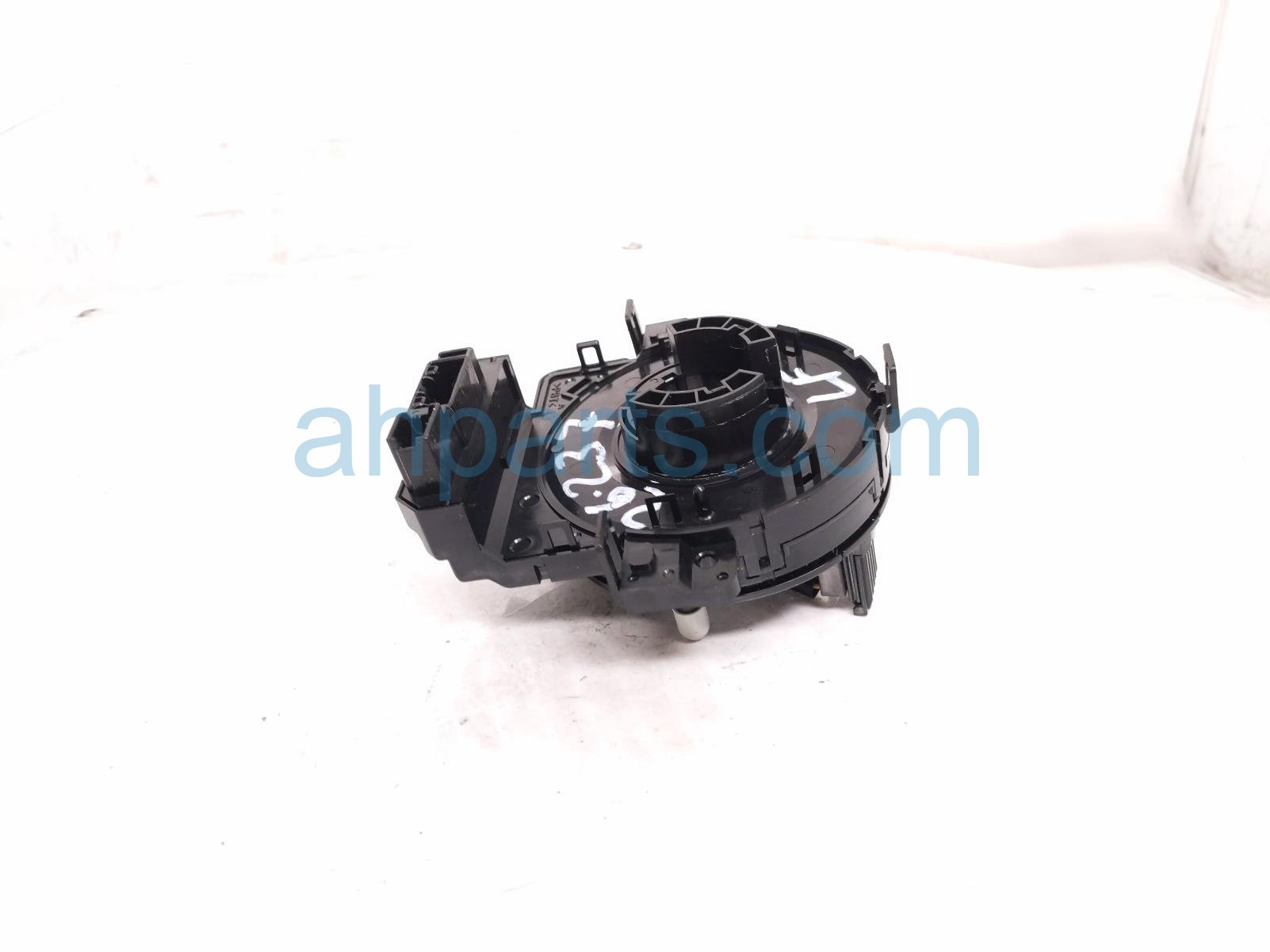 2020 Honda CR V Clockspring Reel Assy 1.5l Awd 77900 TLA D62 Replacement 2020 Honda CR V Clockspring Reel Assy 1.5l Awd 77900 TLA D62 Replacement thumbnail