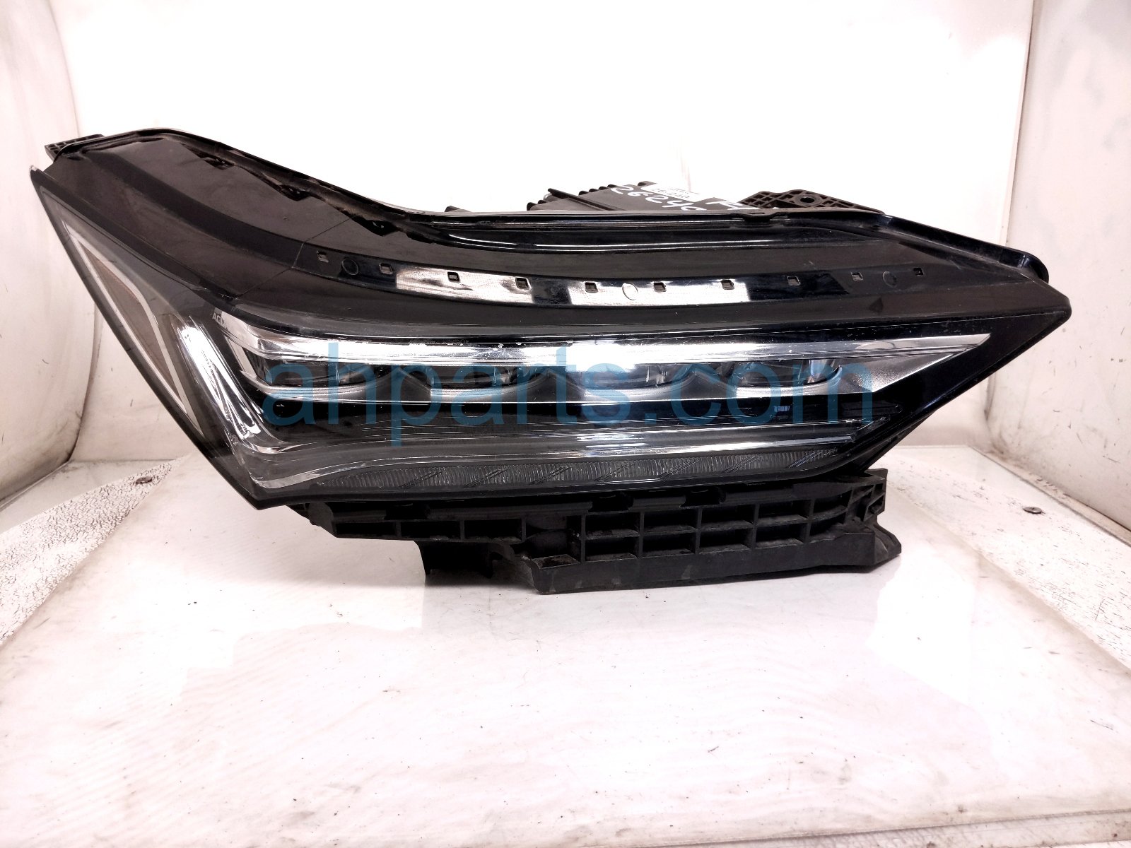 2023 Acura MDX Headlight Passenger Headlamp / Light 33100 TYA A01 Replacement 2023 Acura MDX Headlight Passenger Headlamp / Light 33100 TYA A01 Replacement thumbnail