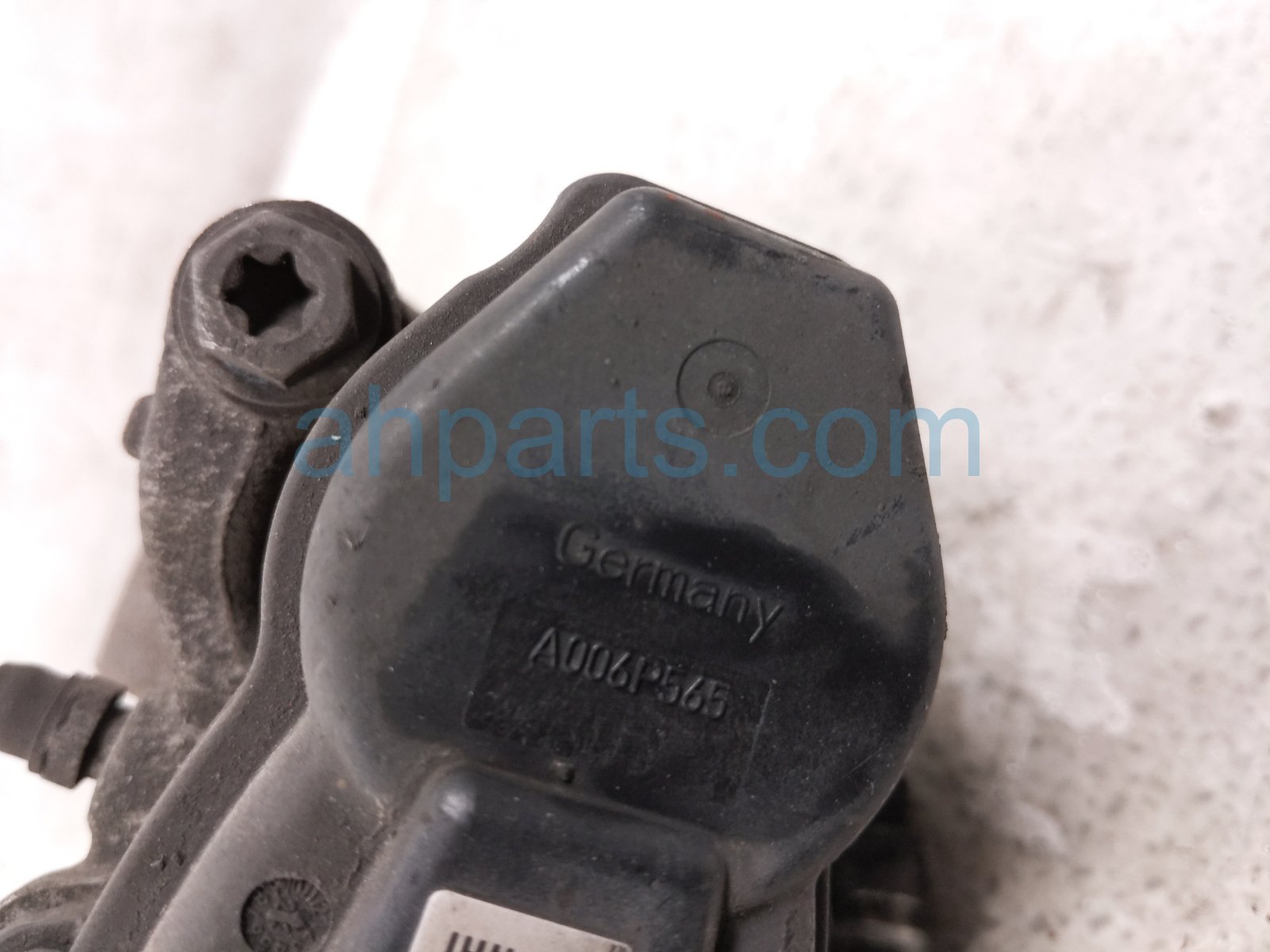 2023 Acura MDX Core Core Rear Passenger Brake Caliper 43016 TYA A00 Replacement 2023 Acura MDX Core Core Rear Passenger Brake Caliper 43016 TYA A00 Replacement thumbnail