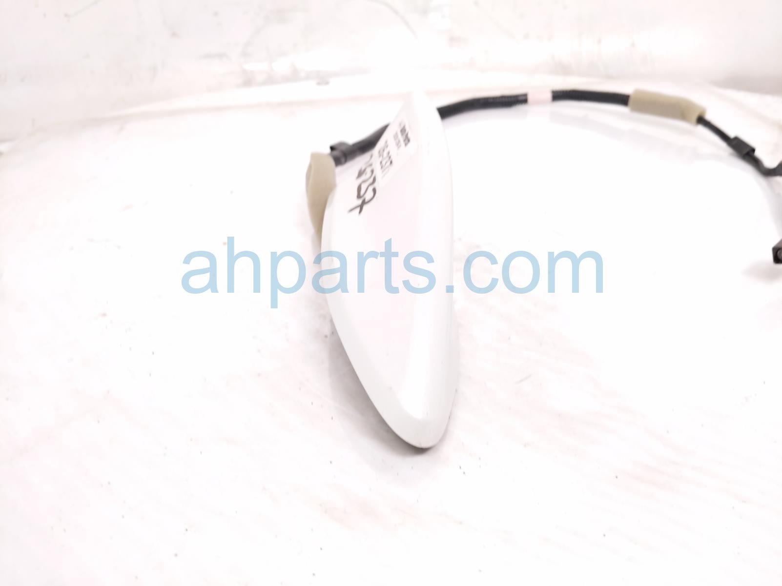 2020 Honda CR V Roof Antenna Assy White 39150 TLA A11ZM Replacement 2020 Honda CR V Roof Antenna Assy White 39150 TLA A11ZM Replacement thumbnail