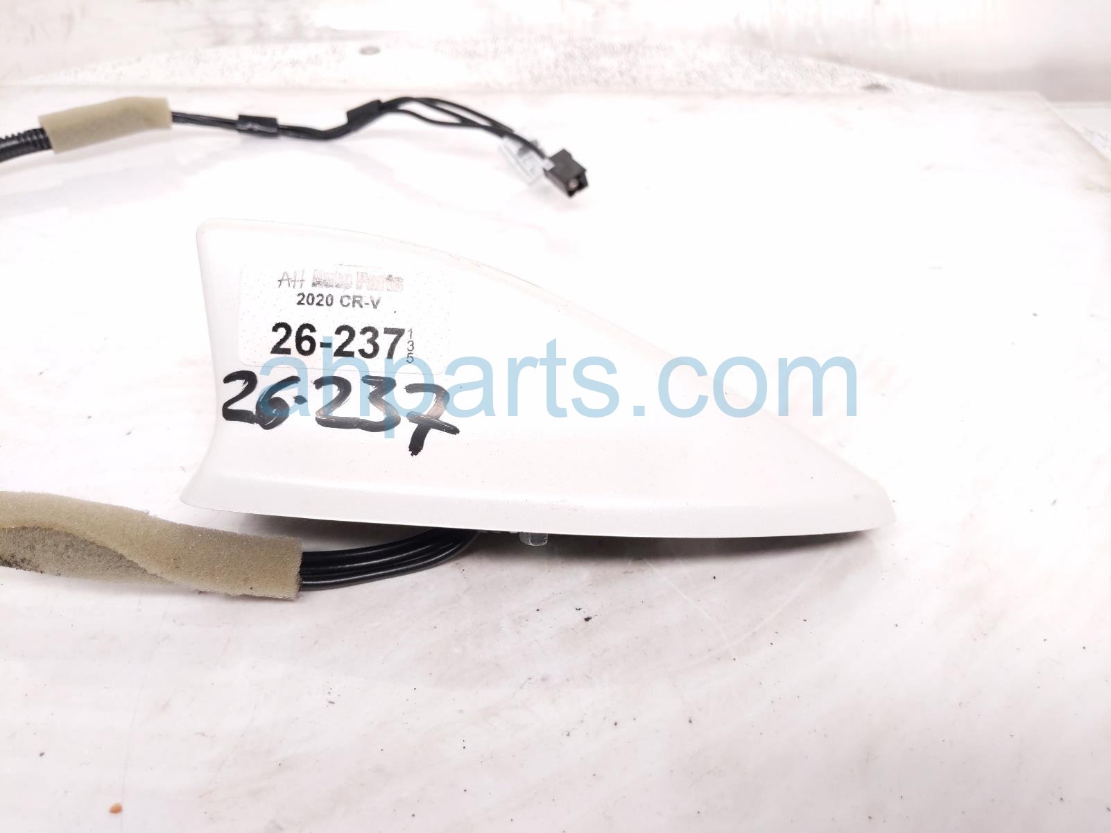 2020 Honda CR V Roof Antenna Assy White 39150 TLA A11ZM Replacement 2020 Honda CR V Roof Antenna Assy White 39150 TLA A11ZM Replacement thumbnail
