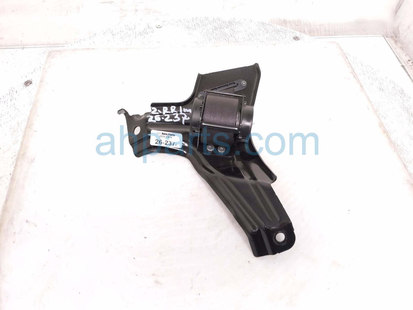 2020 Honda CR V Rear Seat 2nd Row Mid Belt Retractor Black 04829 TLA A00ZB Replacement 2020 Honda CR V Rear Seat 2nd Row Mid Belt Retractor Black 04829 TLA A00ZB Replacement thumbnail