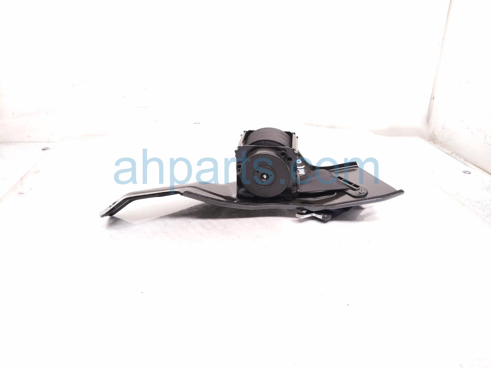 2020 Honda CR V Rear Seat 2nd Row Mid Belt Retractor Black 04829 TLA A00ZB Replacement 2020 Honda CR V Rear Seat 2nd Row Mid Belt Retractor Black 04829 TLA A00ZB Replacement thumbnail