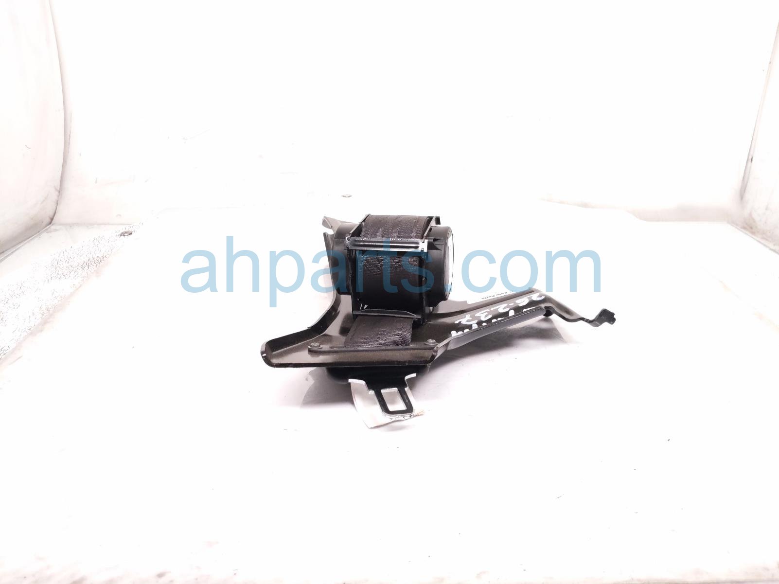 2020 Honda CR V Rear Seat 2nd Row Mid Belt Retractor Black 04829 TLA A00ZB Replacement 2020 Honda CR V Rear Seat 2nd Row Mid Belt Retractor Black 04829 TLA A00ZB Replacement thumbnail