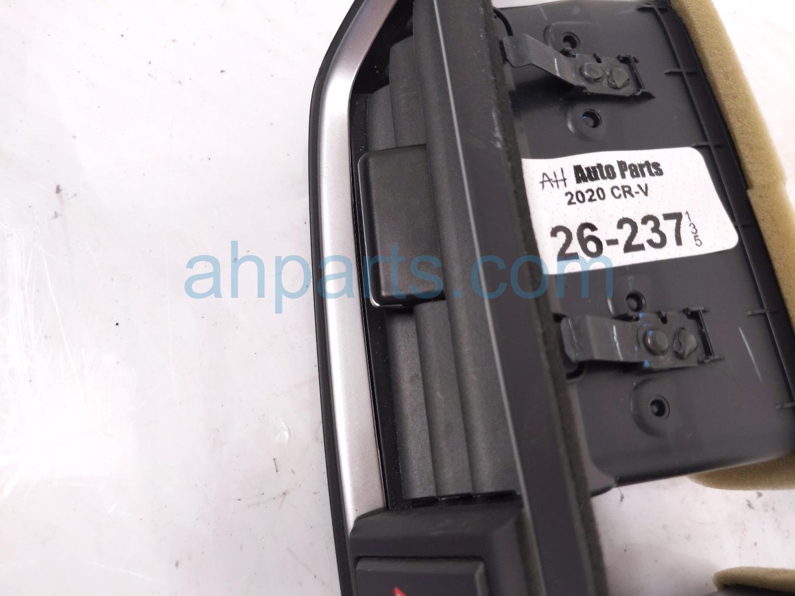 2020 Honda CR V Center Dash Air Vent Outlet Blk 77611 TLA A01ZA Replacement 2020 Honda CR V Center Dash Air Vent Outlet Blk 77611 TLA A01ZA Replacement thumbnail