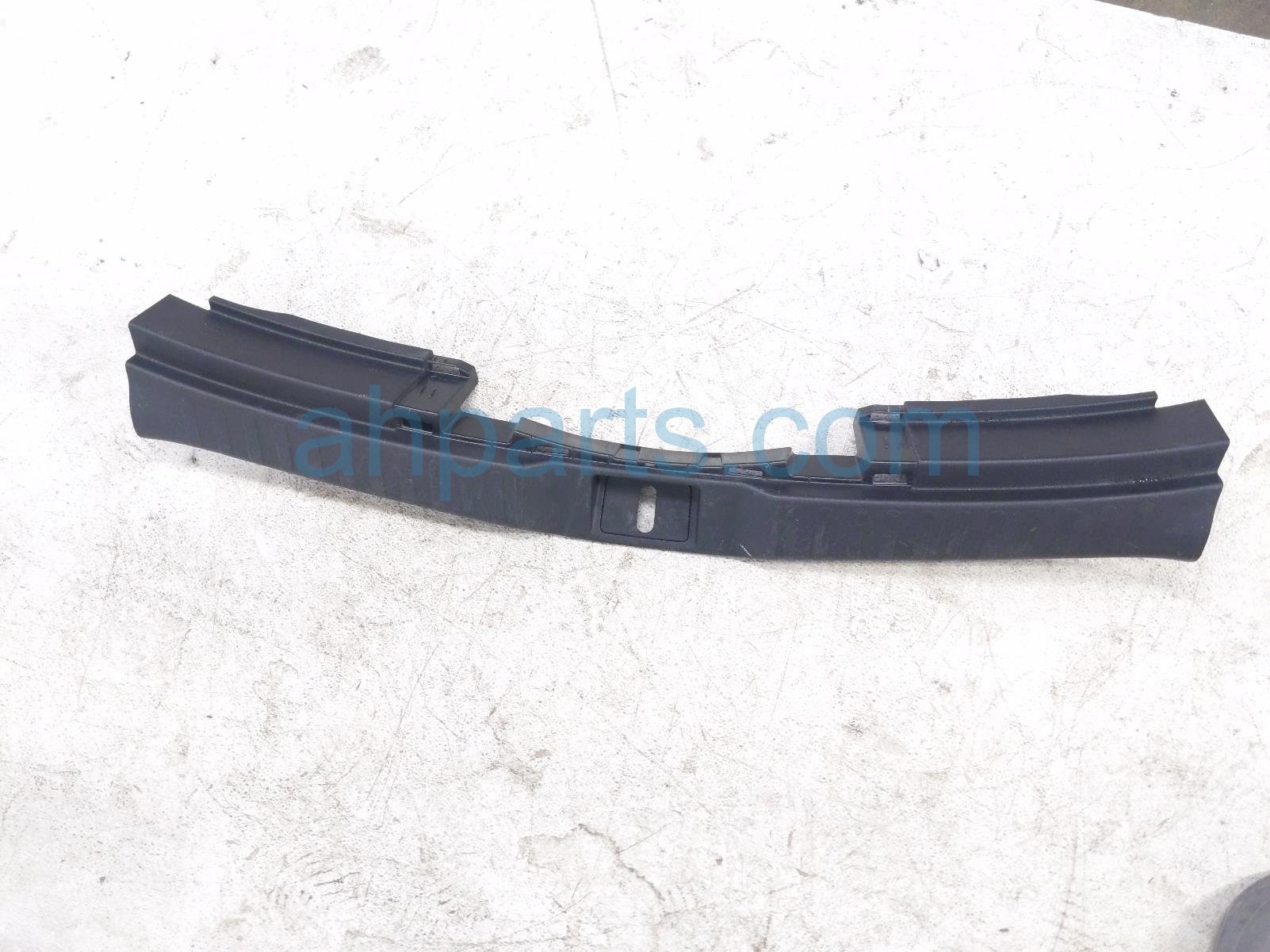 2020 Honda CR V Cargo Trunk Scuff Sill Trim Blk 84640 TLA A01ZA Replacement 2020 Honda CR V Cargo Trunk Scuff Sill Trim Blk 84640 TLA A01ZA Replacement thumbnail