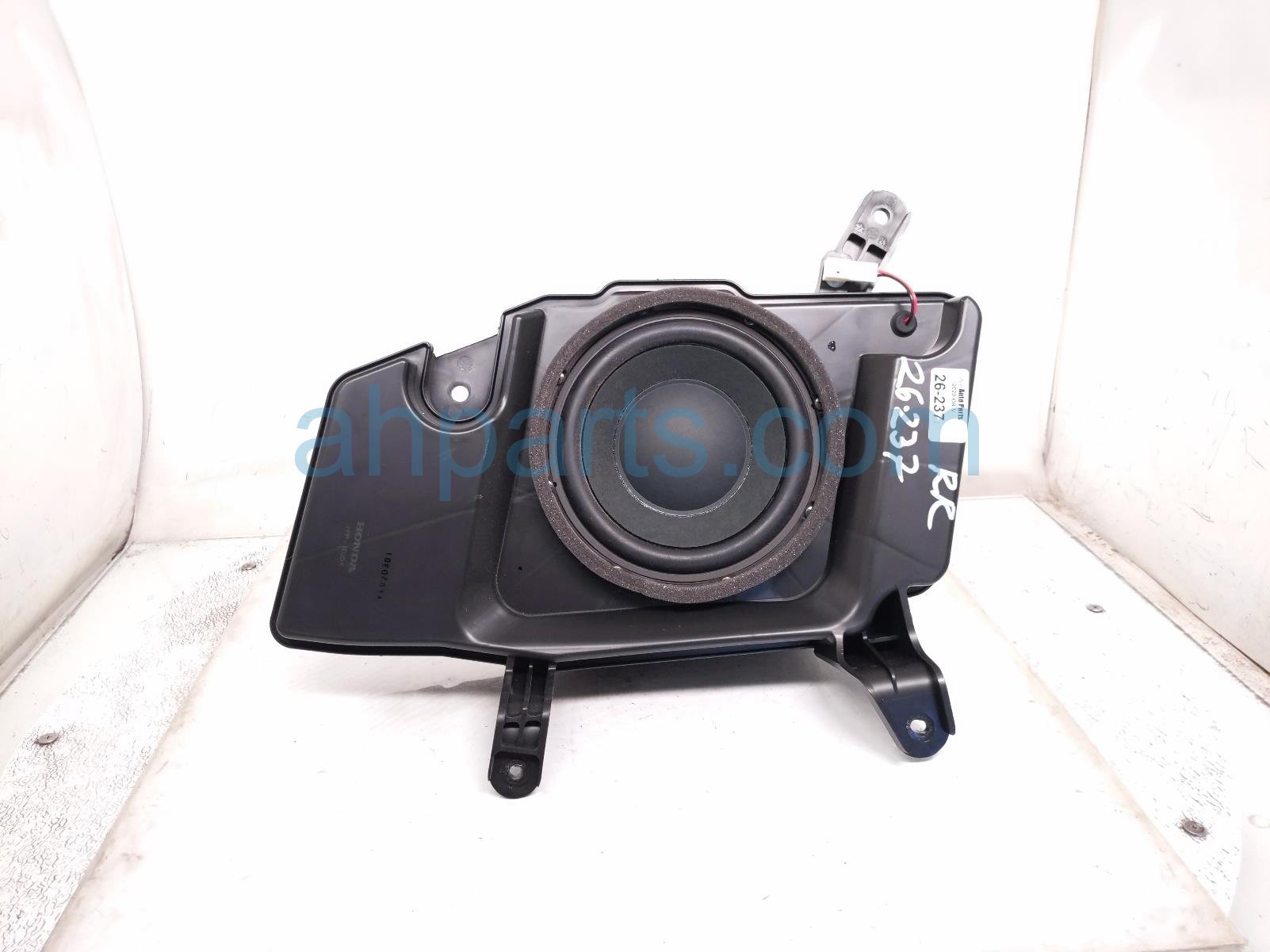 2020 Honda CR V Rear Passenger Subwoofer Speaker Assy 39140 TLA A01 Replacement 2020 Honda CR V Rear Passenger Subwoofer Speaker Assy 39140 TLA A01 Replacement thumbnail