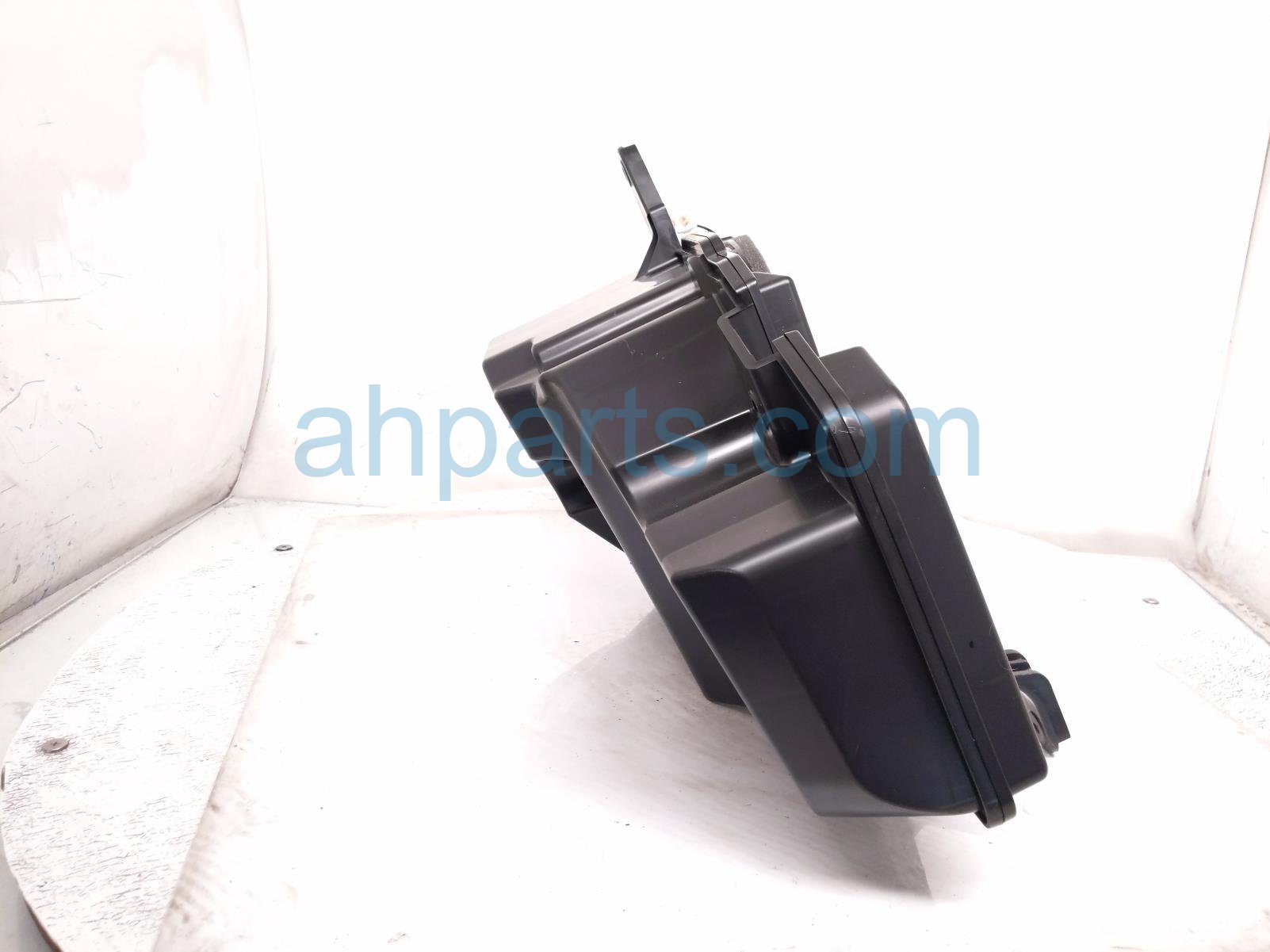 2020 Honda CR V Rear Passenger Subwoofer Speaker Assy 39140 TLA A01 Replacement 2020 Honda CR V Rear Passenger Subwoofer Speaker Assy 39140 TLA A01 Replacement thumbnail