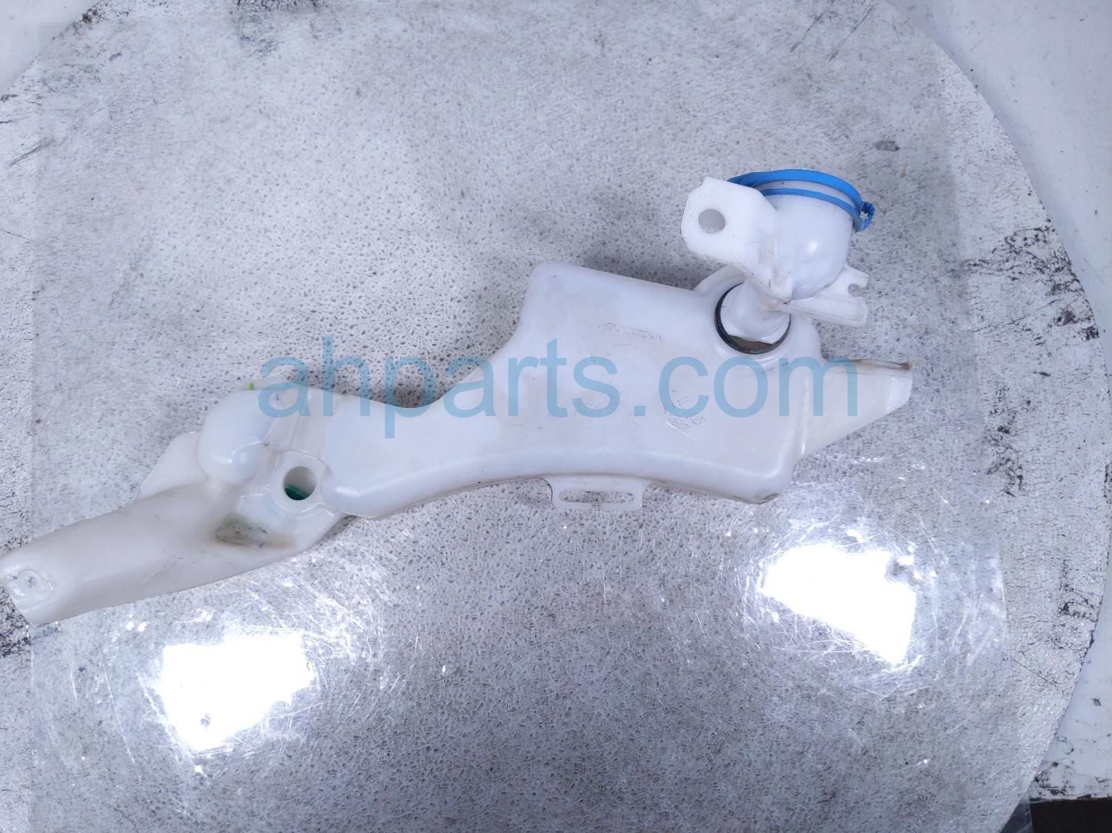 Honda WINDSHIELD WASHER RESERVOIR TANK