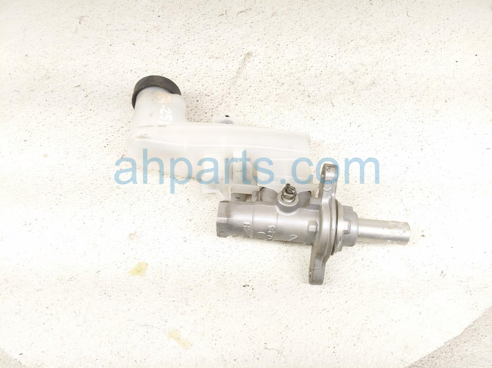 $50 Lexus BRAKE MASTER CYLINDER W/RESERVOIR