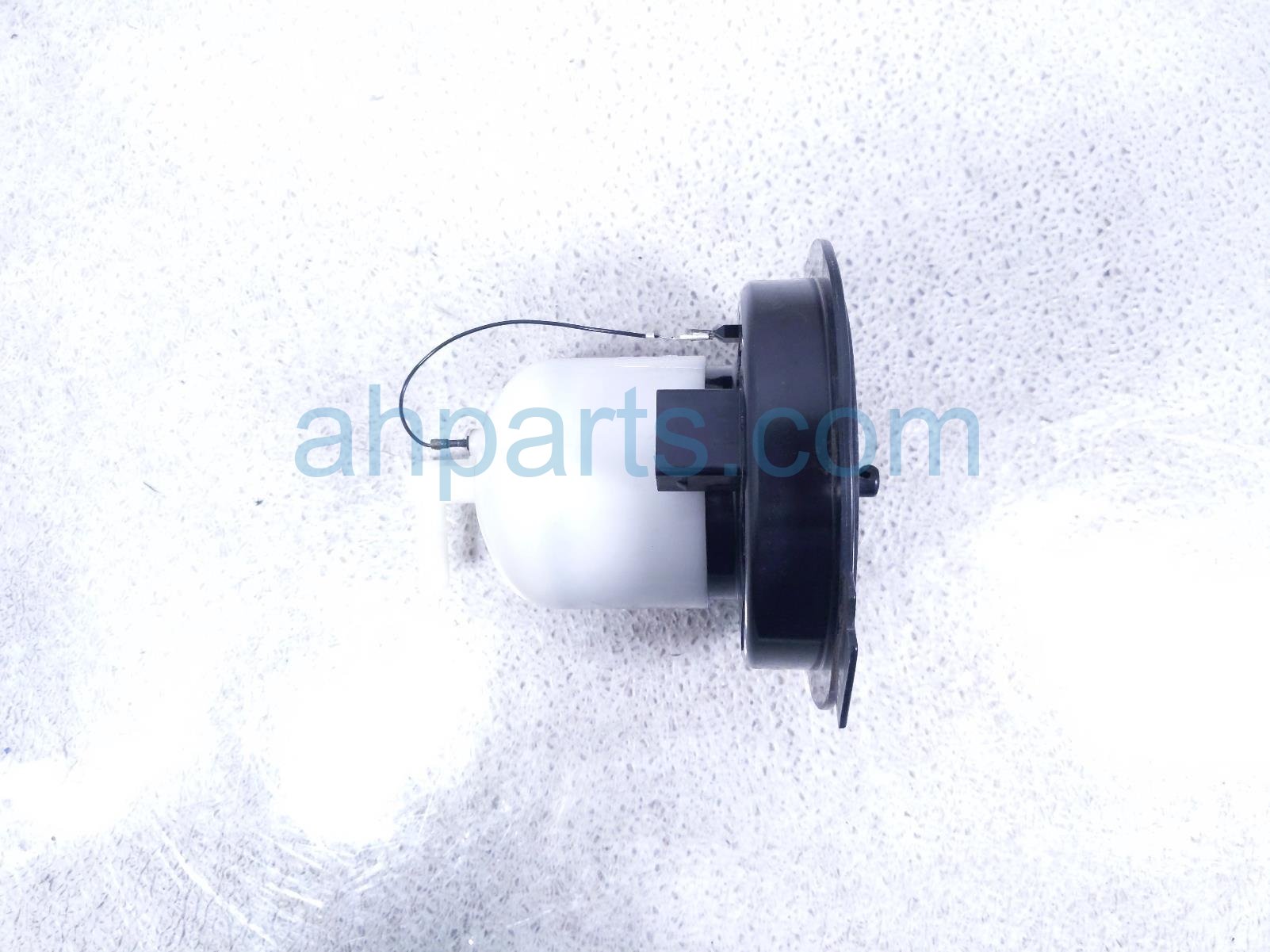 2011 Porsche Panamera Fuel Filter W/ Flange 4.8l 970 201 424 03 Replacement 2011 Porsche Panamera Fuel Filter W/ Flange 4.8l 970 201 424 03 Replacement thumbnail
