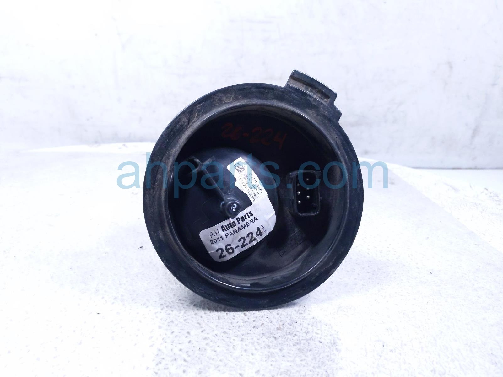 2011 Porsche Panamera Fuel Filter W/ Flange 4.8l 970 201 424 03 Replacement 2011 Porsche Panamera Fuel Filter W/ Flange 4.8l 970 201 424 03 Replacement thumbnail