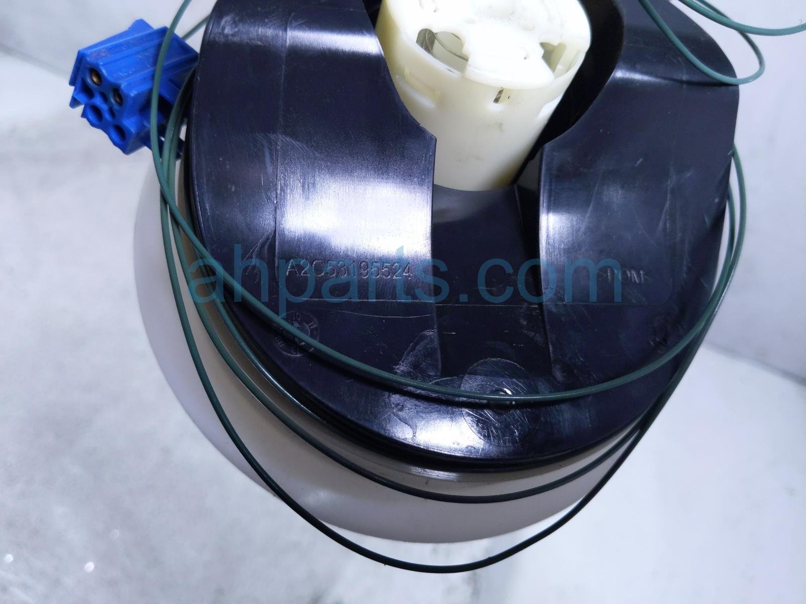 2011 Porsche Panamera Pump Driver Fuel Level Sender Vent Valve 970 201 421 09 Replacement 2011 Porsche Panamera Pump Driver Fuel Level Sender Vent Valve 970 201 421 09 Replacement thumbnail
