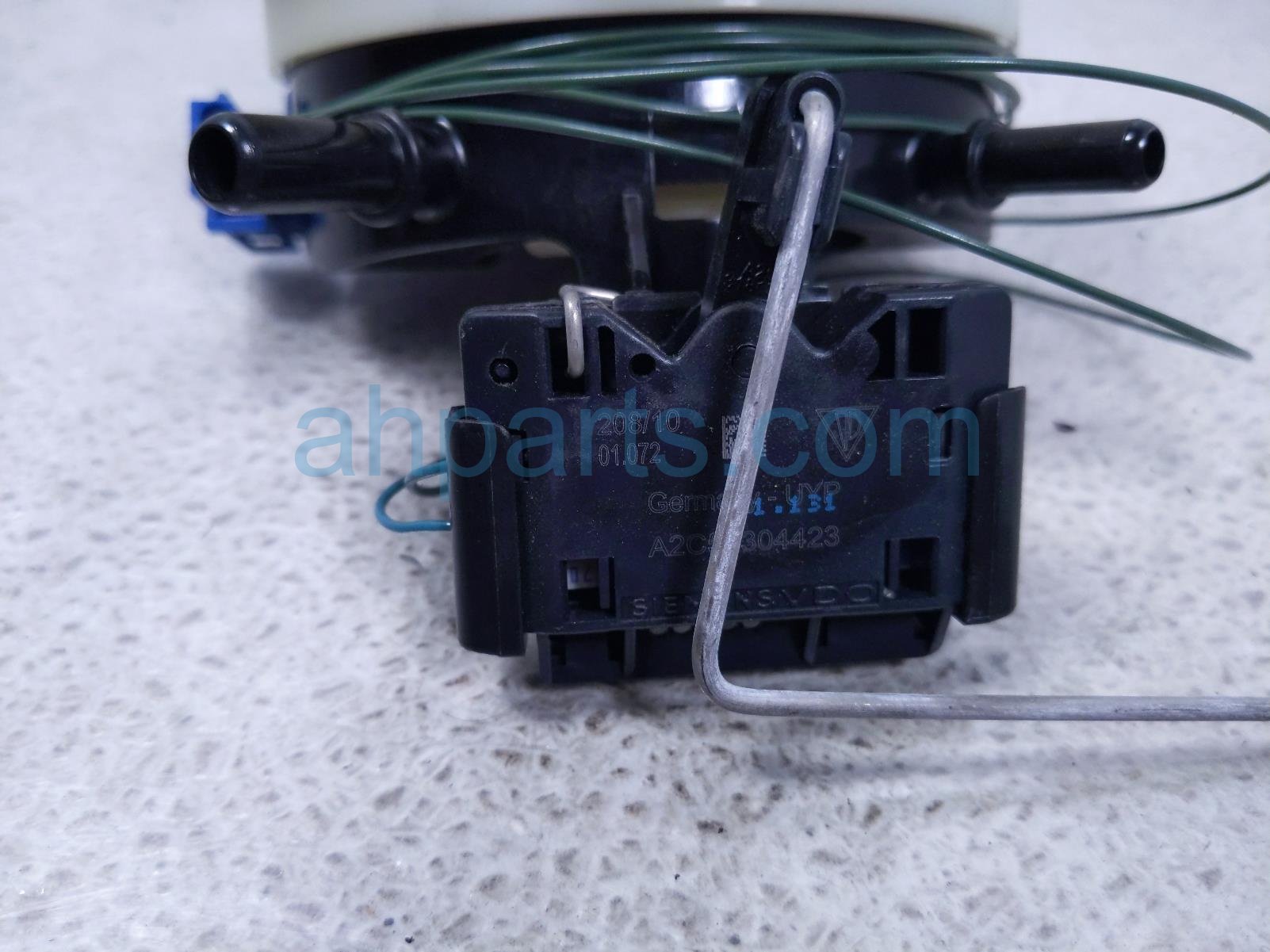 2011 Porsche Panamera Pump Driver Fuel Level Sender Vent Valve 970 201 421 09 Replacement 2011 Porsche Panamera Pump Driver Fuel Level Sender Vent Valve 970 201 421 09 Replacement thumbnail