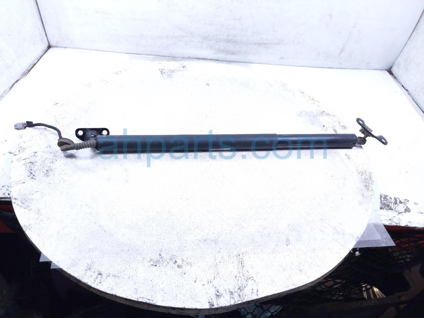 2020 Ford Explorer Driver Power Liftgate Strut Actuator LB5Z 78406A11 A Replacement 2020 Ford Explorer Driver Power Liftgate Strut Actuator LB5Z 78406A11 A Replacement thumbnail