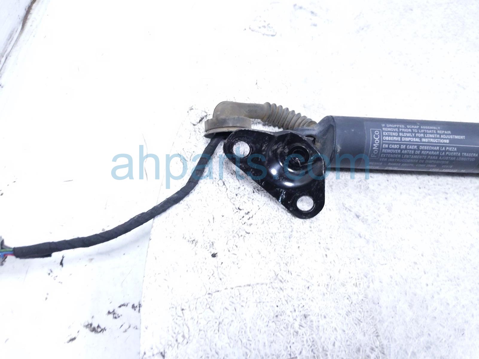 2020 Ford Explorer Driver Power Liftgate Strut Actuator LB5Z 78406A11 A Replacement 2020 Ford Explorer Driver Power Liftgate Strut Actuator LB5Z 78406A11 A Replacement thumbnail