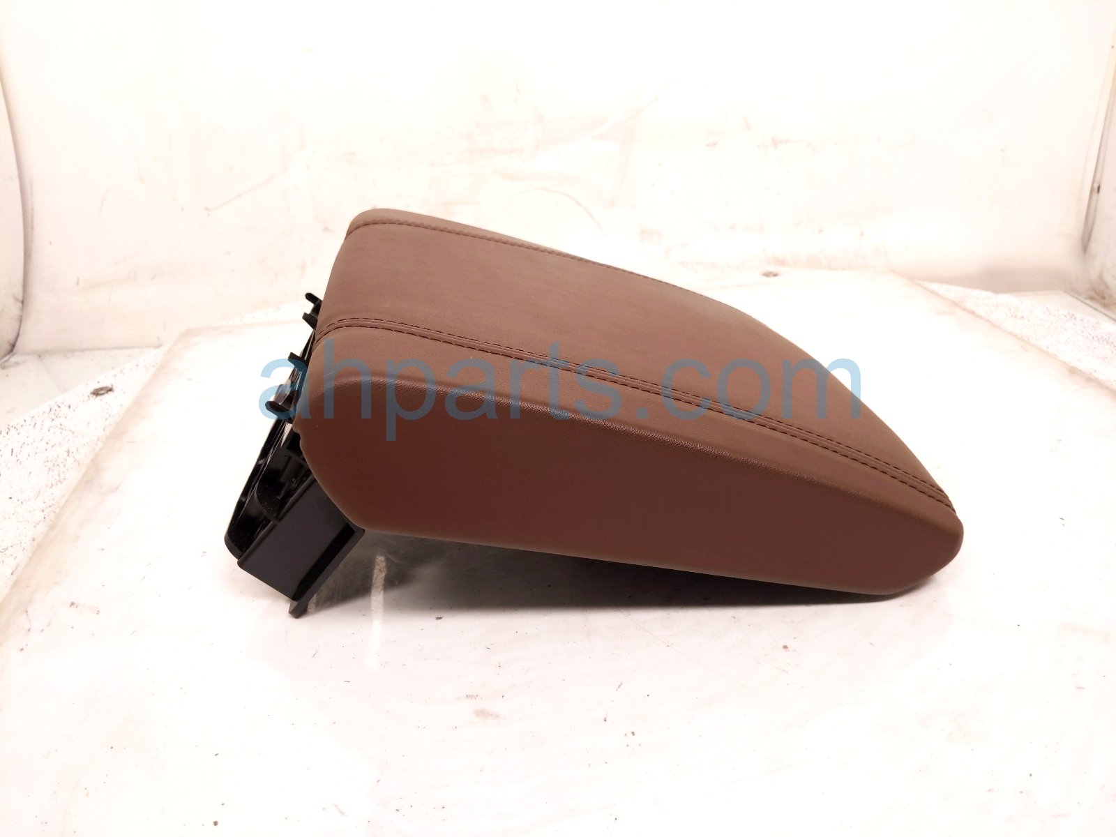 2023 Acura MDX Center Console Lid/armrest Brown 83404 TYA A15ZG Replacement 2023 Acura MDX Center Console Lid/armrest Brown 83404 TYA A15ZG Replacement thumbnail