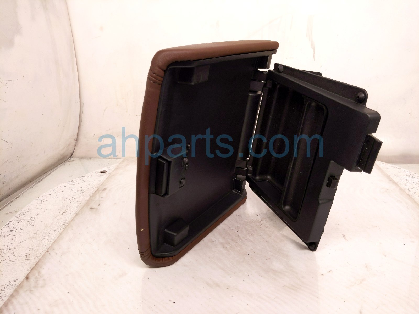 2023 Acura MDX Center Console Lid/armrest Brown 83404 TYA A15ZG Replacement 2023 Acura MDX Center Console Lid/armrest Brown 83404 TYA A15ZG Replacement thumbnail