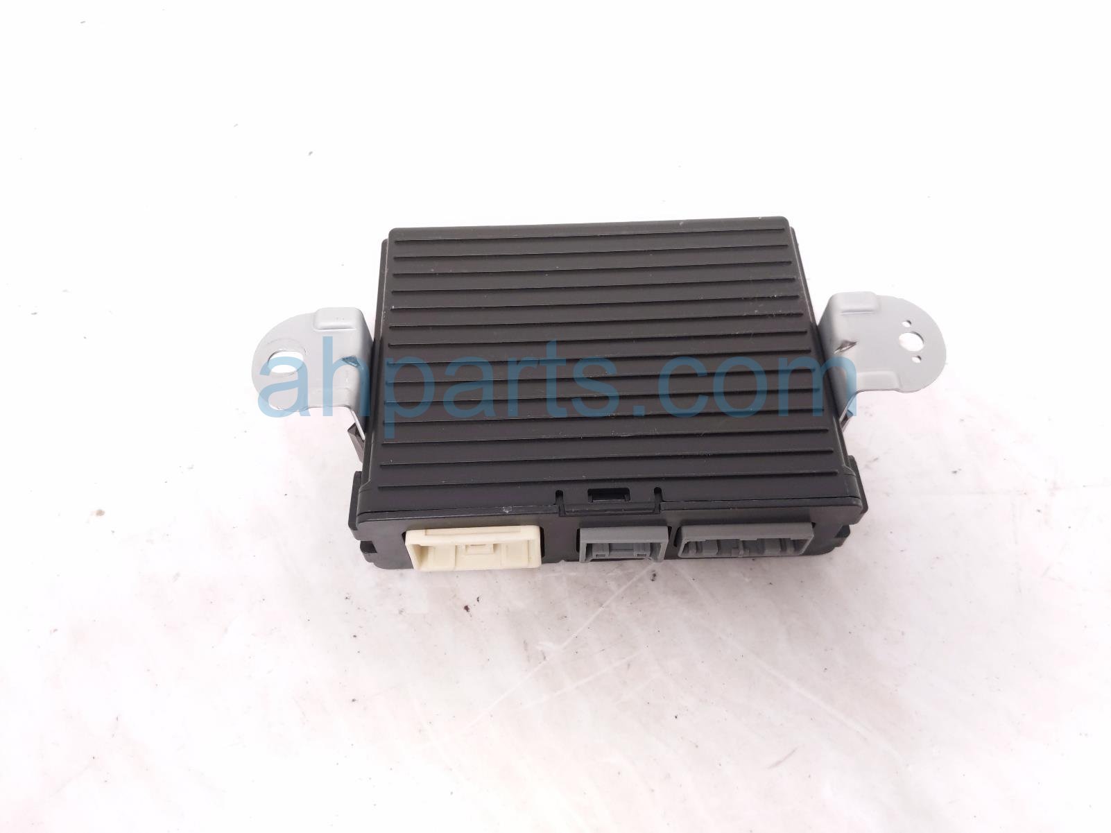2020 Honda CR V Power Tailgate Control Module 74970 TLA A51 Replacement 2020 Honda CR V Power Tailgate Control Module 74970 TLA A51 Replacement thumbnail