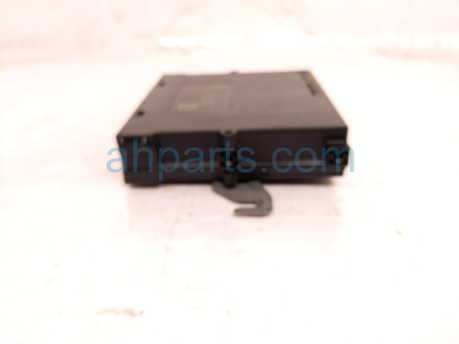 2023 Acura MDX Telematics Control Unit 39870 TYA A02 Replacement 2023 Acura MDX Telematics Control Unit 39870 TYA A02 Replacement thumbnail