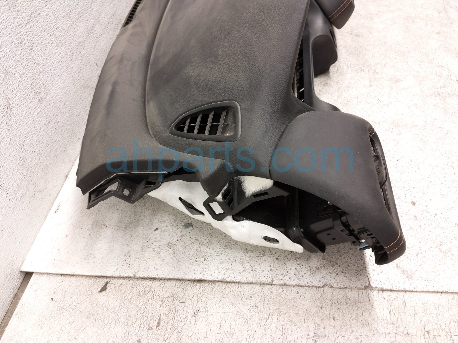 2023 Honda HR V Dashboard W/ Airbag 77100 3W0 A00ZA Replacement 2023 Honda HR V Dashboard W/ Airbag 77100 3W0 A00ZA Replacement thumbnail