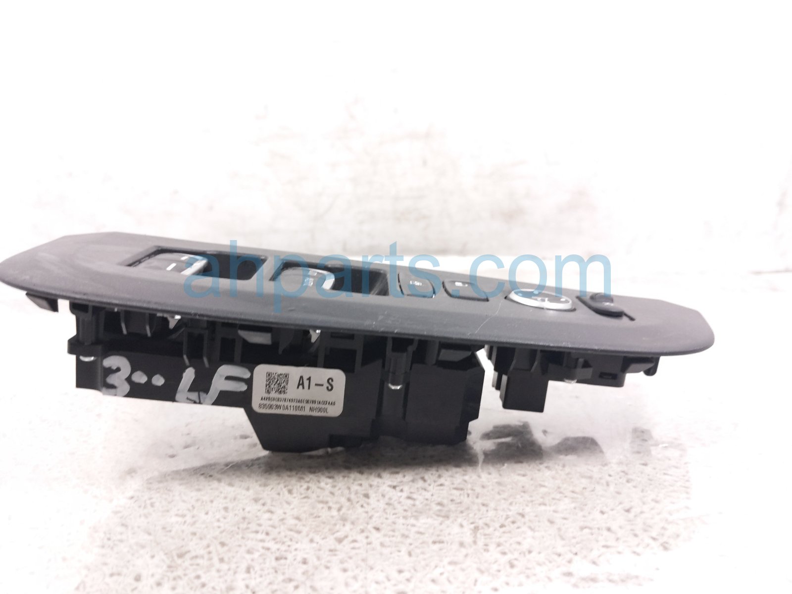 2023 Honda HR V Power / Master Window Control Switch 35750 3V0 A11 Replacement 2023 Honda HR V Power / Master Window Control Switch 35750 3V0 A11 Replacement thumbnail