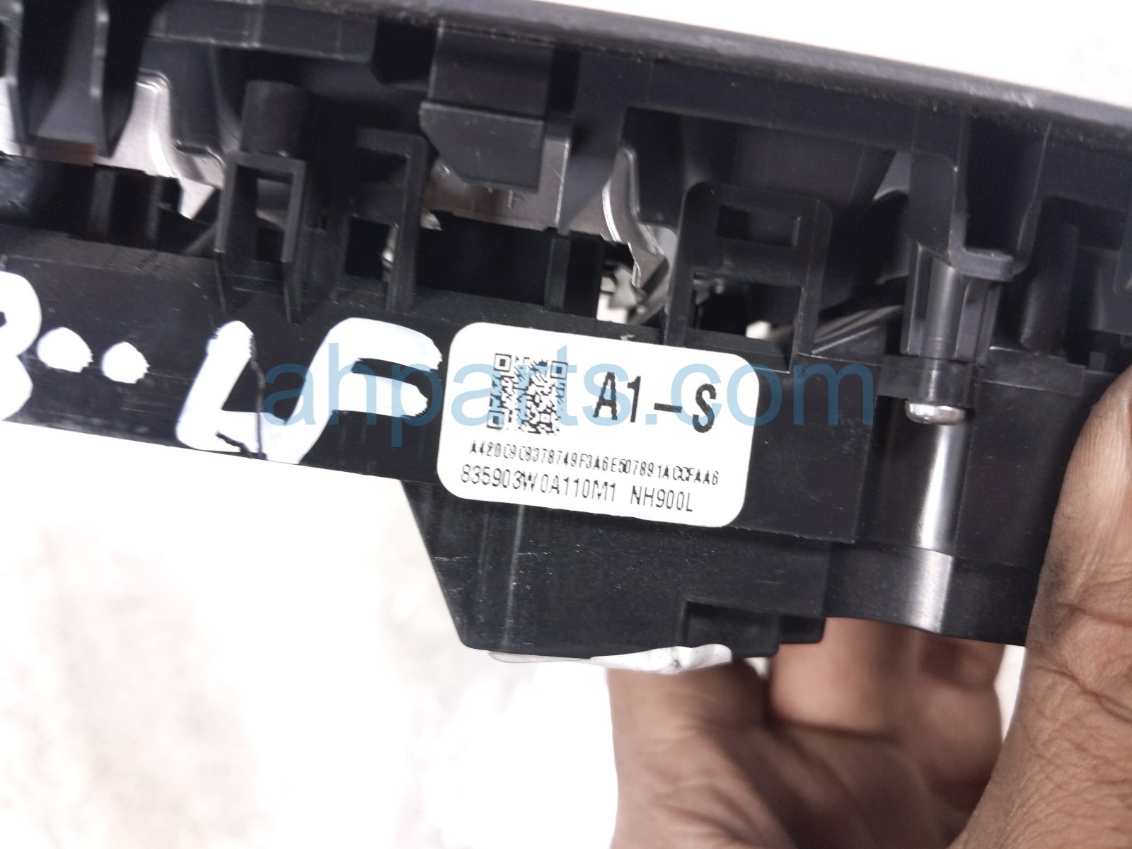2023 Honda HR V Power / Master Window Control Switch 35750 3V0 A11 Replacement 2023 Honda HR V Power / Master Window Control Switch 35750 3V0 A11 Replacement thumbnail
