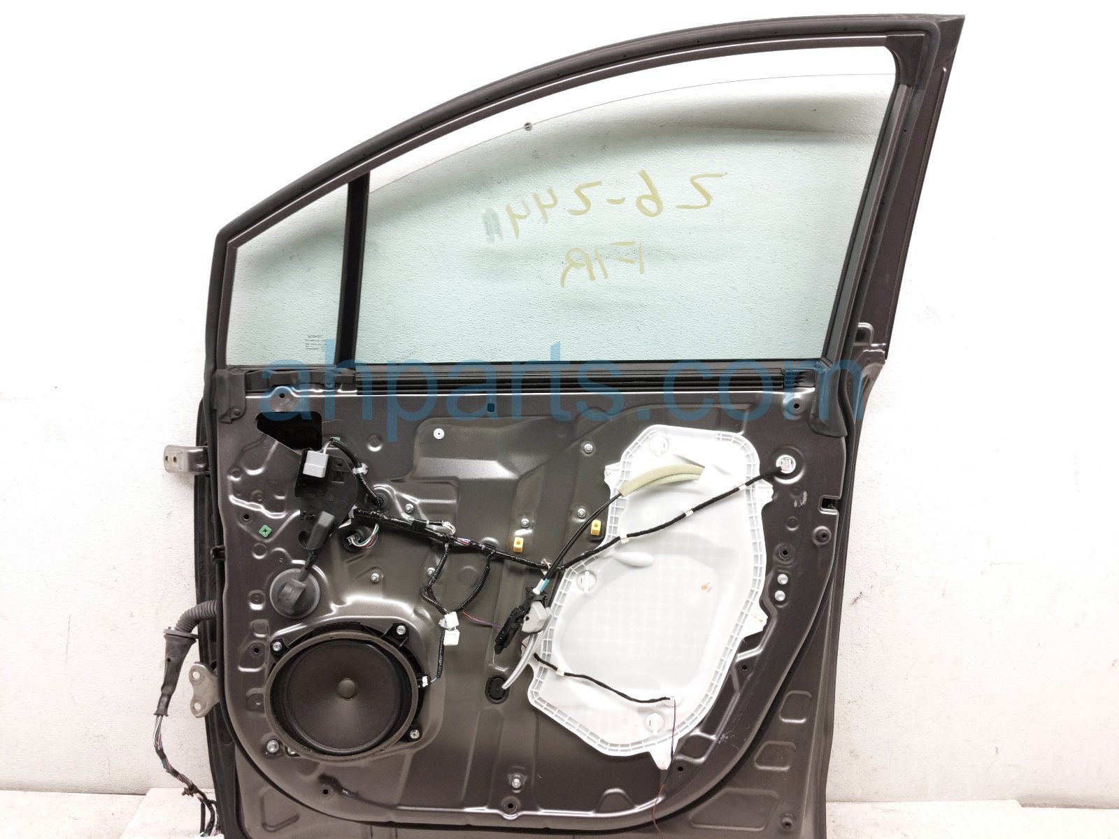2022 Toyota Sienna Front Passenger Door Grey No Mirror/trim 67001 08080 Replacement 2022 Toyota Sienna Front Passenger Door Grey No Mirror/trim 67001 08080 Replacement thumbnail
