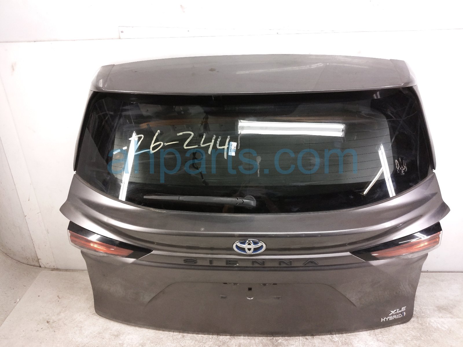 2022 Toyota Sienna Deck Trunk Lid Lift Gate / Tail Gate Grey 67005 08170 Replacement 2022 Toyota Sienna Deck Trunk Lid Lift Gate / Tail Gate Grey 67005 08170 Replacement thumbnail