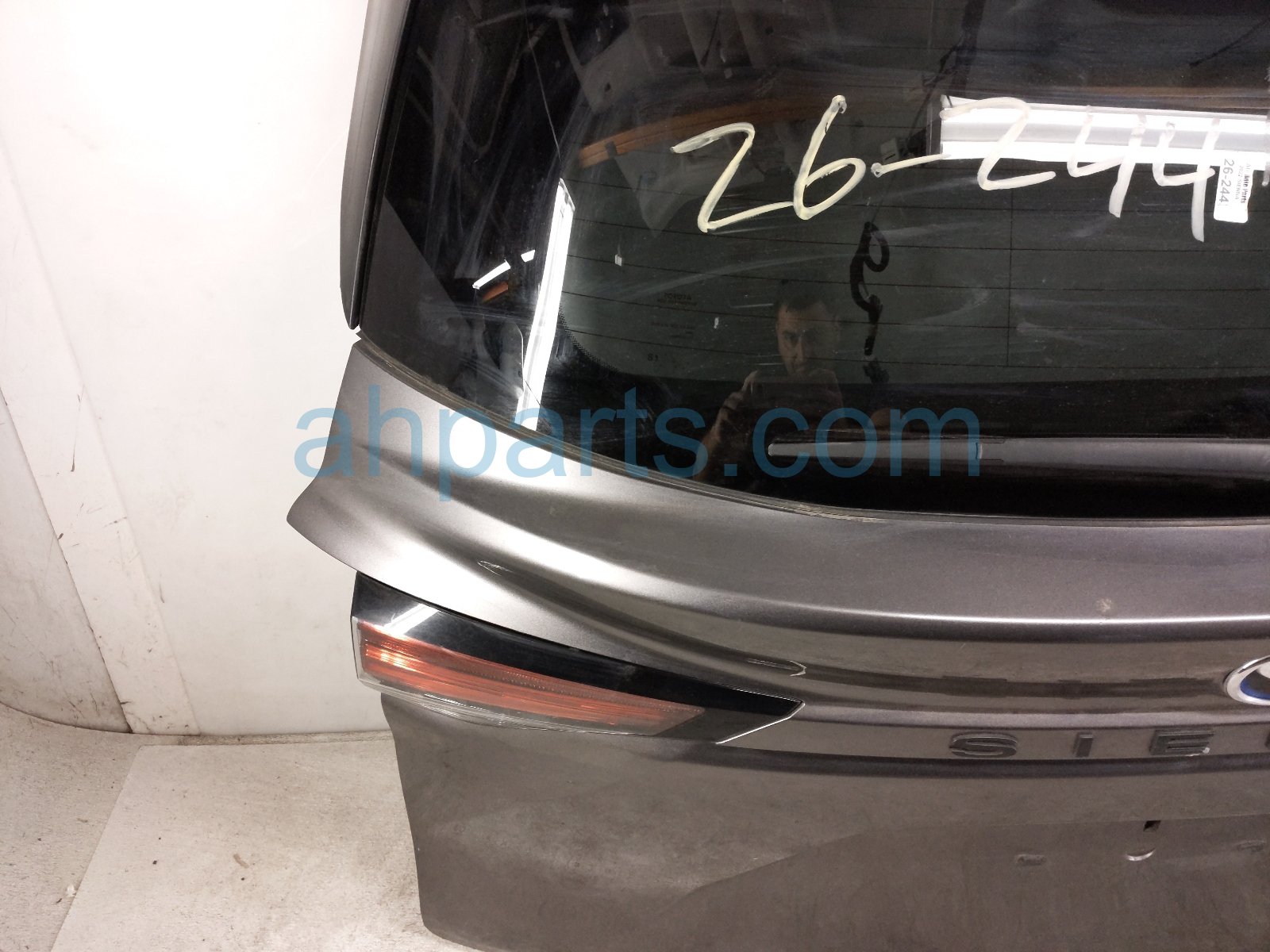 2022 Toyota Sienna Deck Trunk Lid Lift Gate / Tail Gate Grey 67005 08170 Replacement 2022 Toyota Sienna Deck Trunk Lid Lift Gate / Tail Gate Grey 67005 08170 Replacement thumbnail