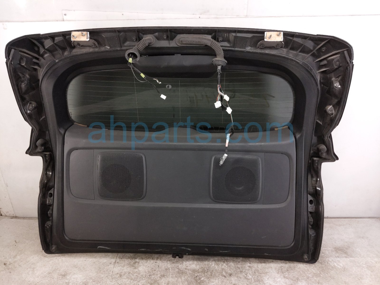 2022 Toyota Sienna Deck Trunk Lid Lift Gate / Tail Gate Grey 67005 08170 Replacement 2022 Toyota Sienna Deck Trunk Lid Lift Gate / Tail Gate Grey 67005 08170 Replacement thumbnail
