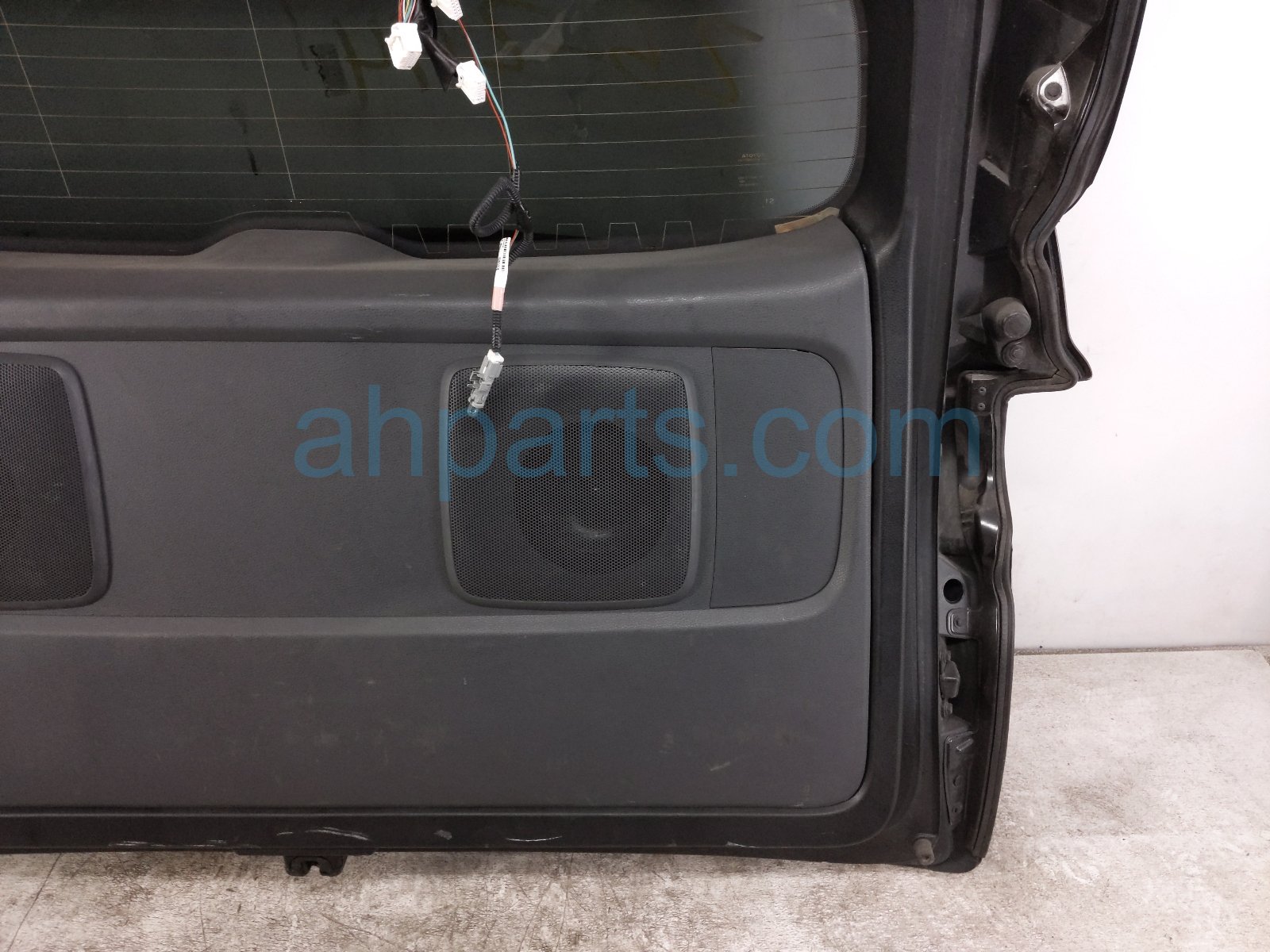 2022 Toyota Sienna Deck Trunk Lid Lift Gate / Tail Gate Grey 67005 08170 Replacement 2022 Toyota Sienna Deck Trunk Lid Lift Gate / Tail Gate Grey 67005 08170 Replacement thumbnail