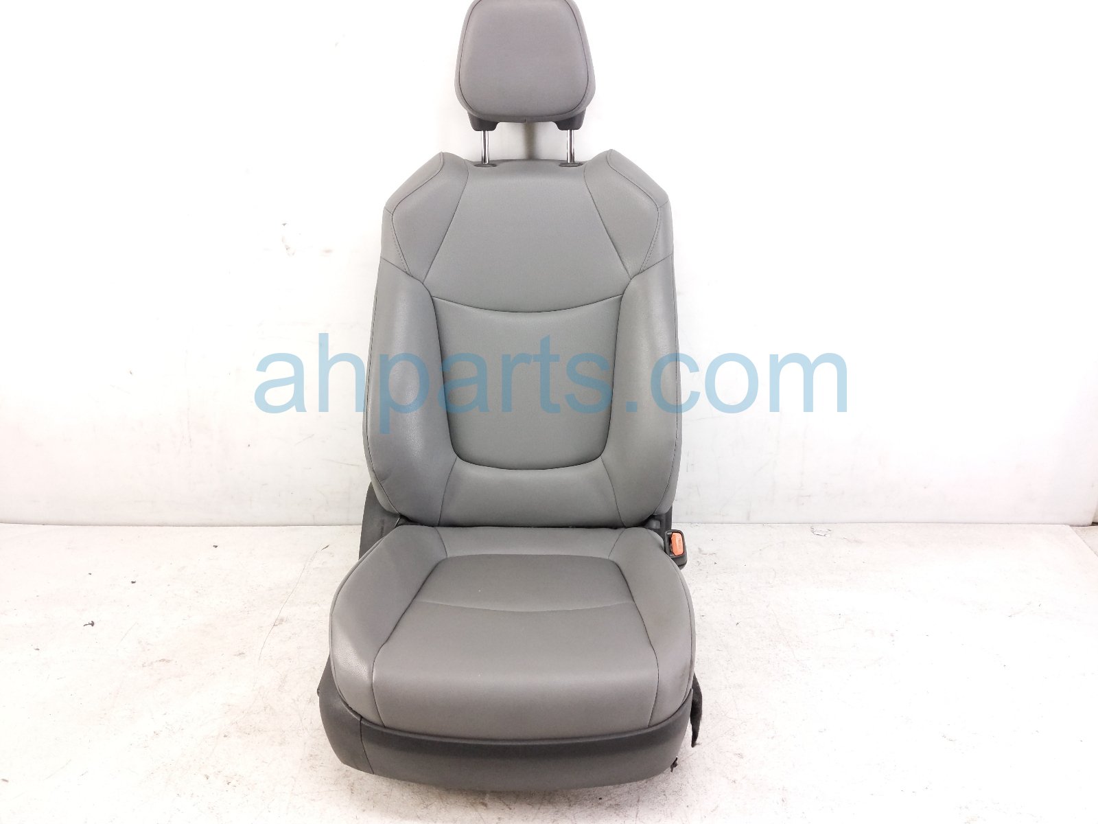 $600 Toyota FR/RH SEAT - GREY - W/ AIRBAG $600 Toyota FR/RH SEAT - GREY - W/ AIRBAG