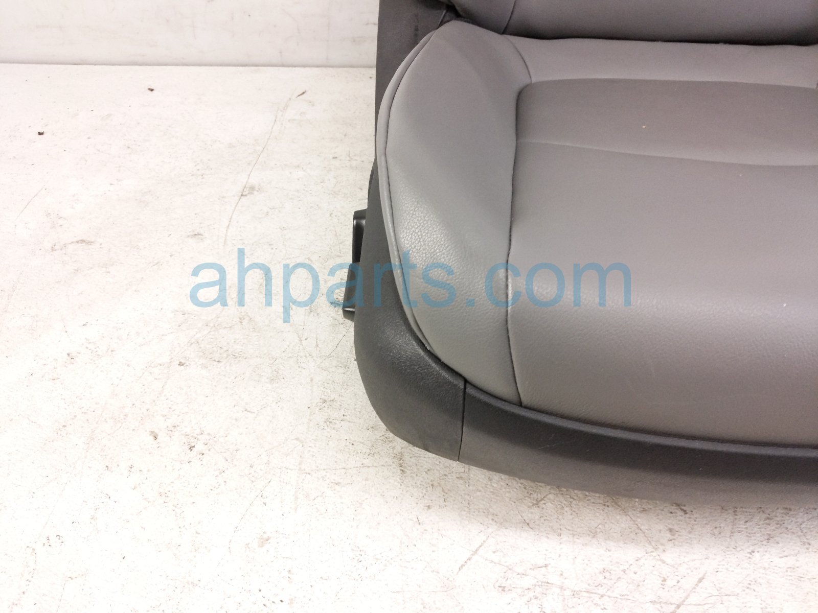 2022 Toyota Sienna Front Passenger Seat Grey W/ Airbag 71073 08270 B5 Replacement 2022 Toyota Sienna Front Passenger Seat Grey W/ Airbag 71073 08270 B5 Replacement thumbnail