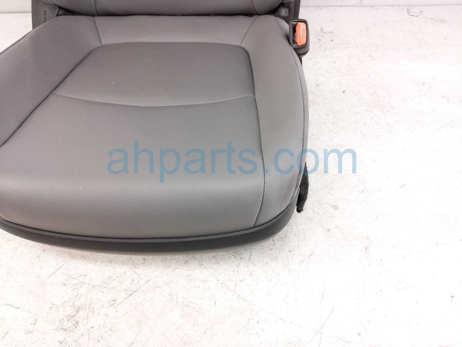 2022 Toyota Sienna Front Passenger Seat Grey W/ Airbag 71073 08270 B5 Replacement 2022 Toyota Sienna Front Passenger Seat Grey W/ Airbag 71073 08270 B5 Replacement thumbnail