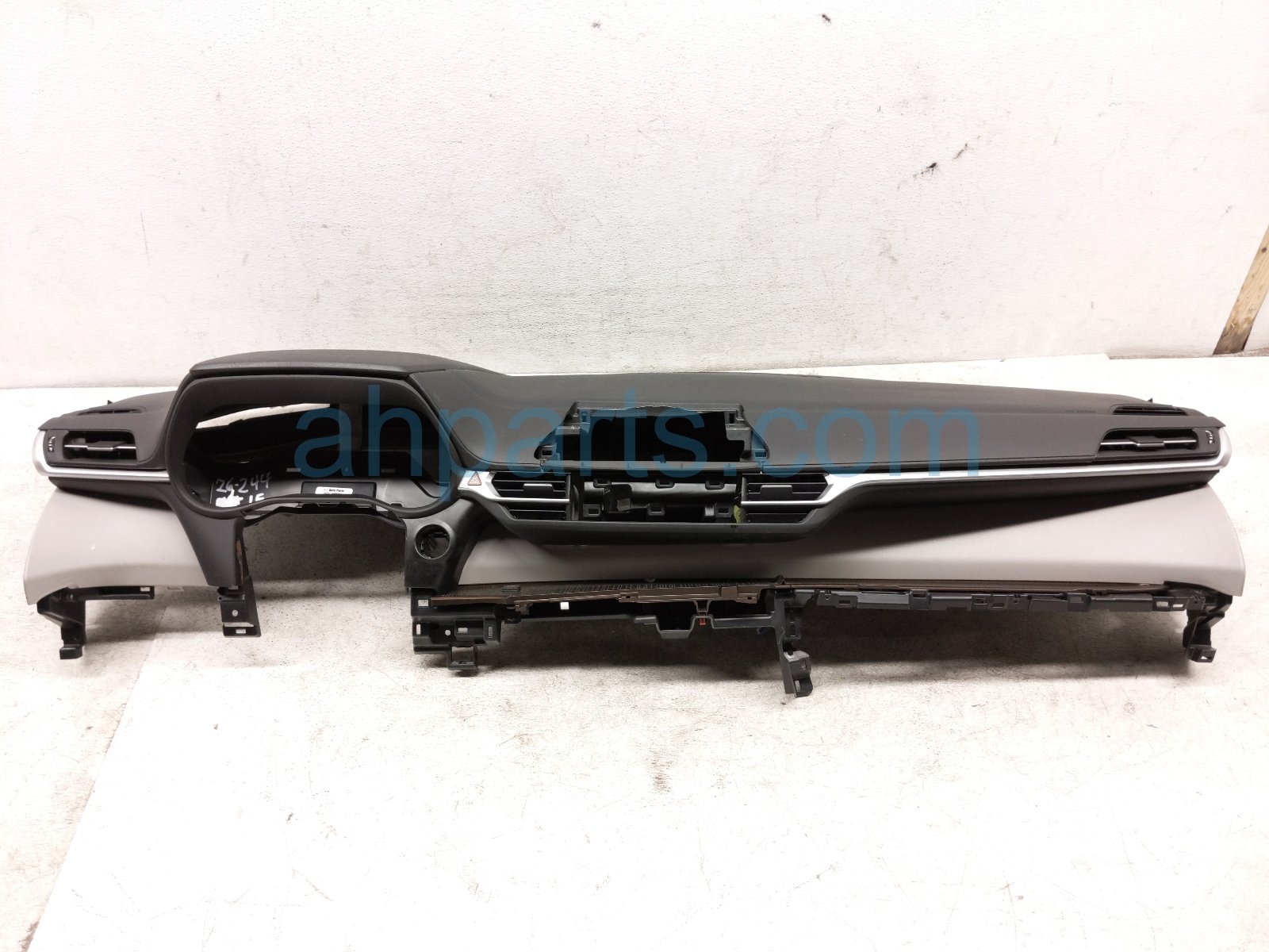 2022 Toyota Sienna Dashboard W/ Airbag 55400 0A050 C0 Replacement 2022 Toyota Sienna Dashboard W/ Airbag 55400 0A050 C0 Replacement thumbnail
