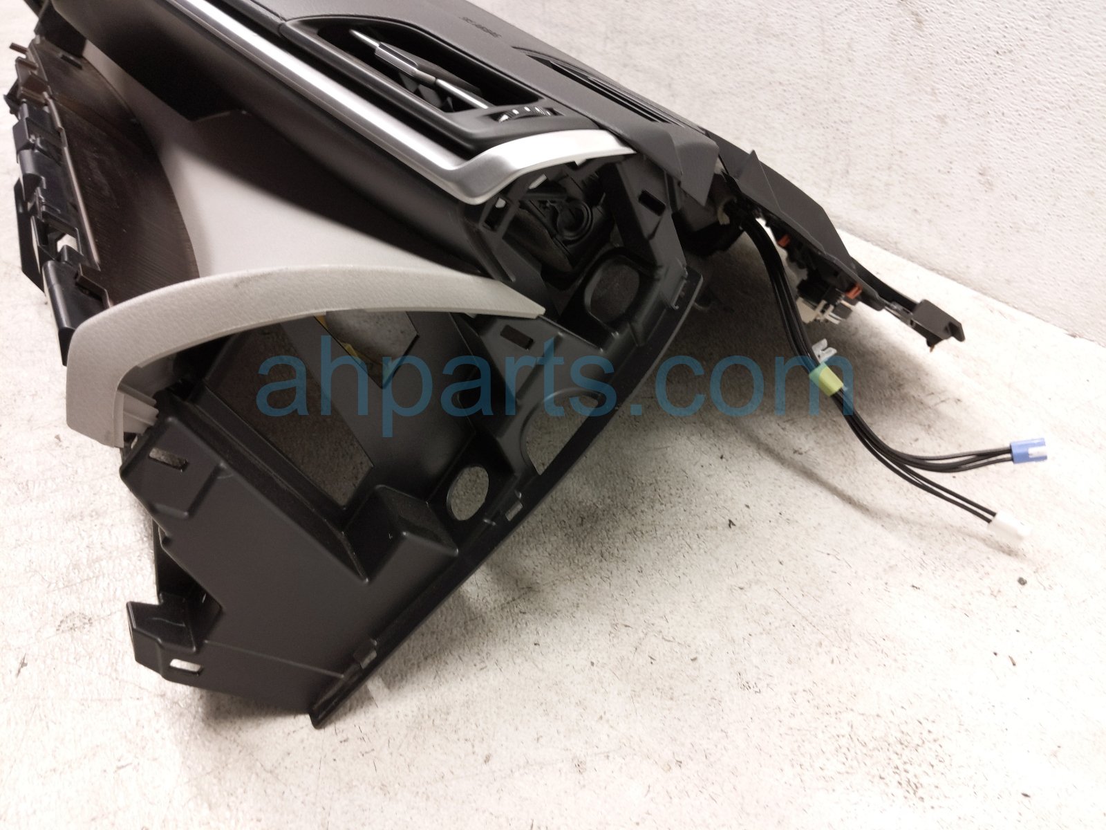 2022 Toyota Sienna Dashboard W/ Airbag 55400 0A050 C0 Replacement 2022 Toyota Sienna Dashboard W/ Airbag 55400 0A050 C0 Replacement thumbnail