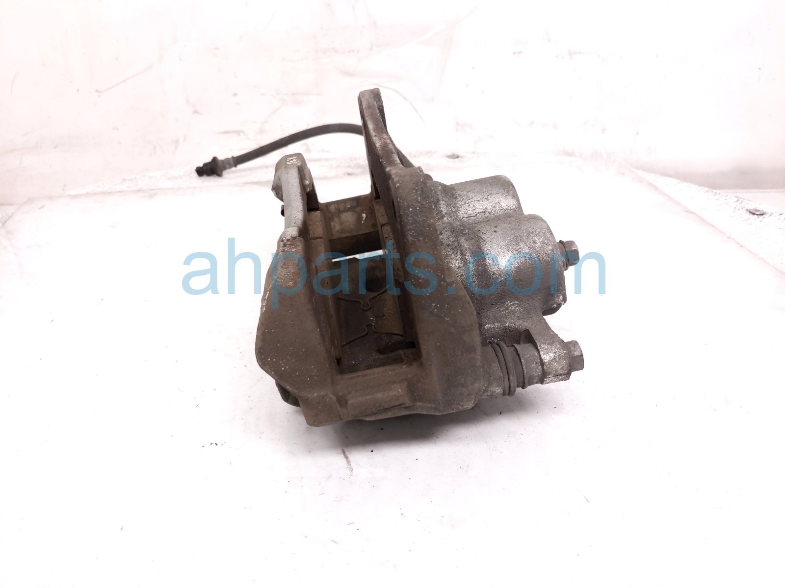 2022 Toyota Sienna Front Driver Brake Caliper 47750 08050 Replacement 2022 Toyota Sienna Front Driver Brake Caliper 47750 08050 Replacement thumbnail