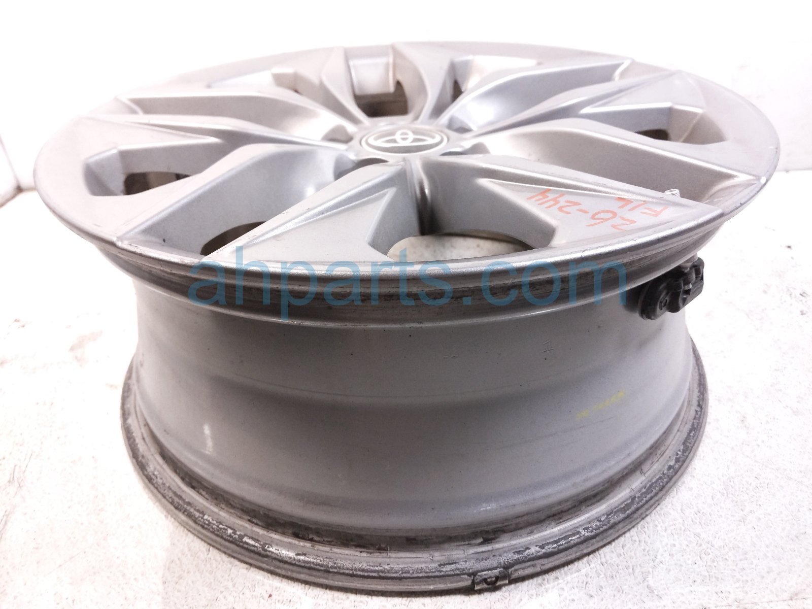 2022 Toyota Sienna Front Driver Wheel / Rim 42611 08200 Replacement 2022 Toyota Sienna Front Driver Wheel / Rim 42611 08200 Replacement thumbnail