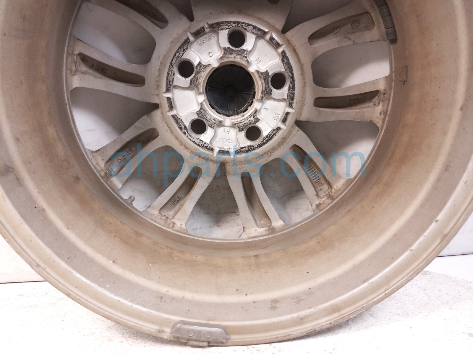 2022 Toyota Sienna Front Driver Wheel / Rim 42611 08200 Replacement 2022 Toyota Sienna Front Driver Wheel / Rim 42611 08200 Replacement thumbnail