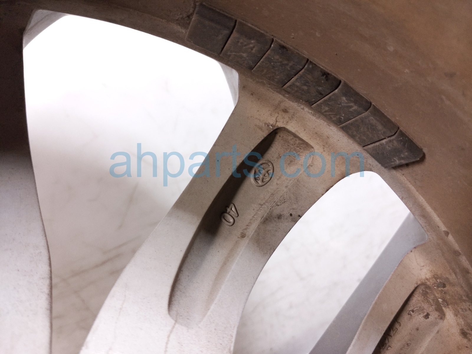 2022 Toyota Sienna Front Driver Wheel / Rim 42611 08200 Replacement 2022 Toyota Sienna Front Driver Wheel / Rim 42611 08200 Replacement thumbnail