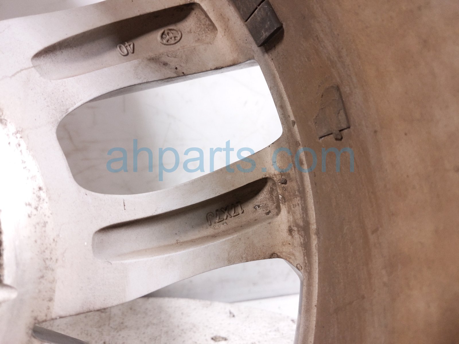 2022 Toyota Sienna Front Driver Wheel / Rim 42611 08200 Replacement 2022 Toyota Sienna Front Driver Wheel / Rim 42611 08200 Replacement thumbnail